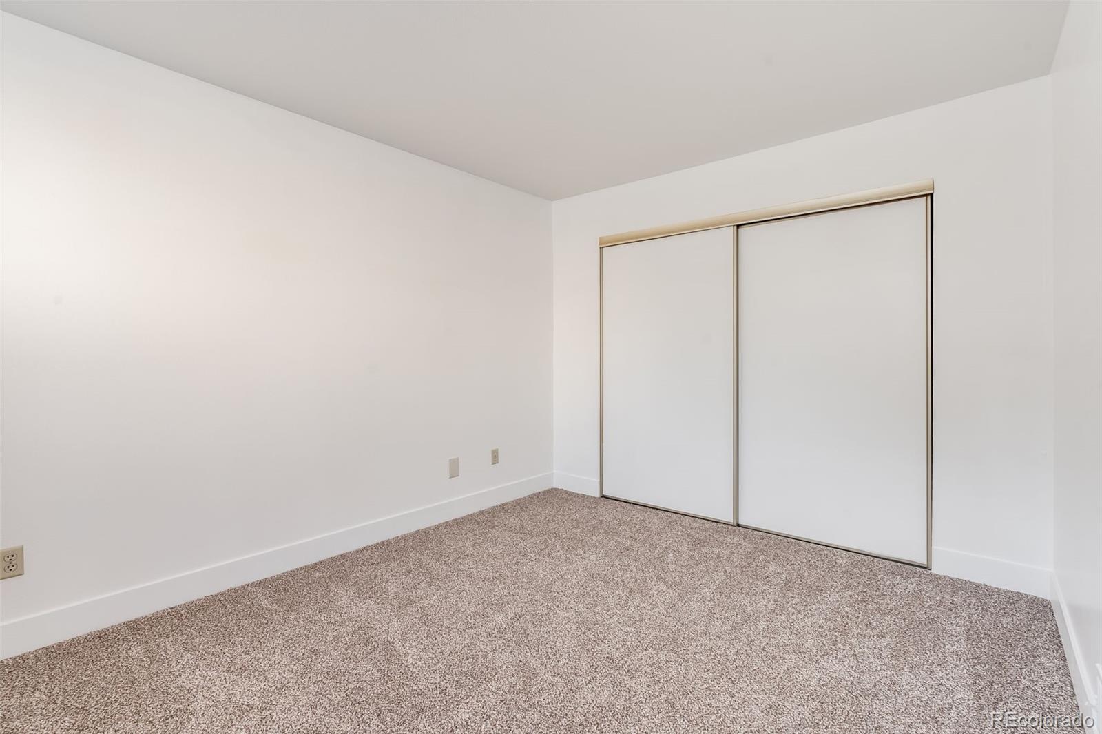 MLS Image #13 for 1050 s monaco parkway,denver, Colorado