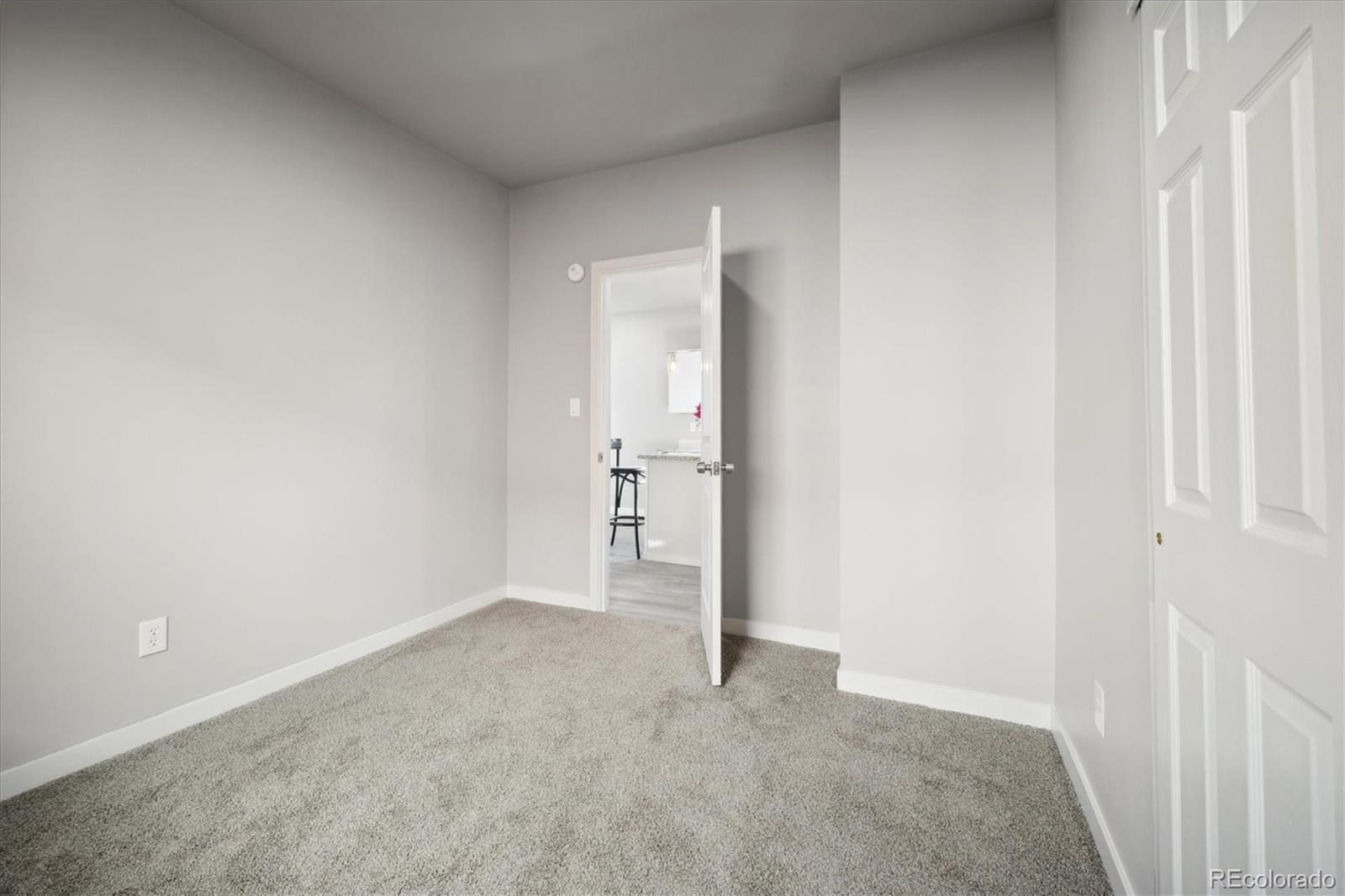 MLS Image #13 for 4720  grant street,denver, Colorado