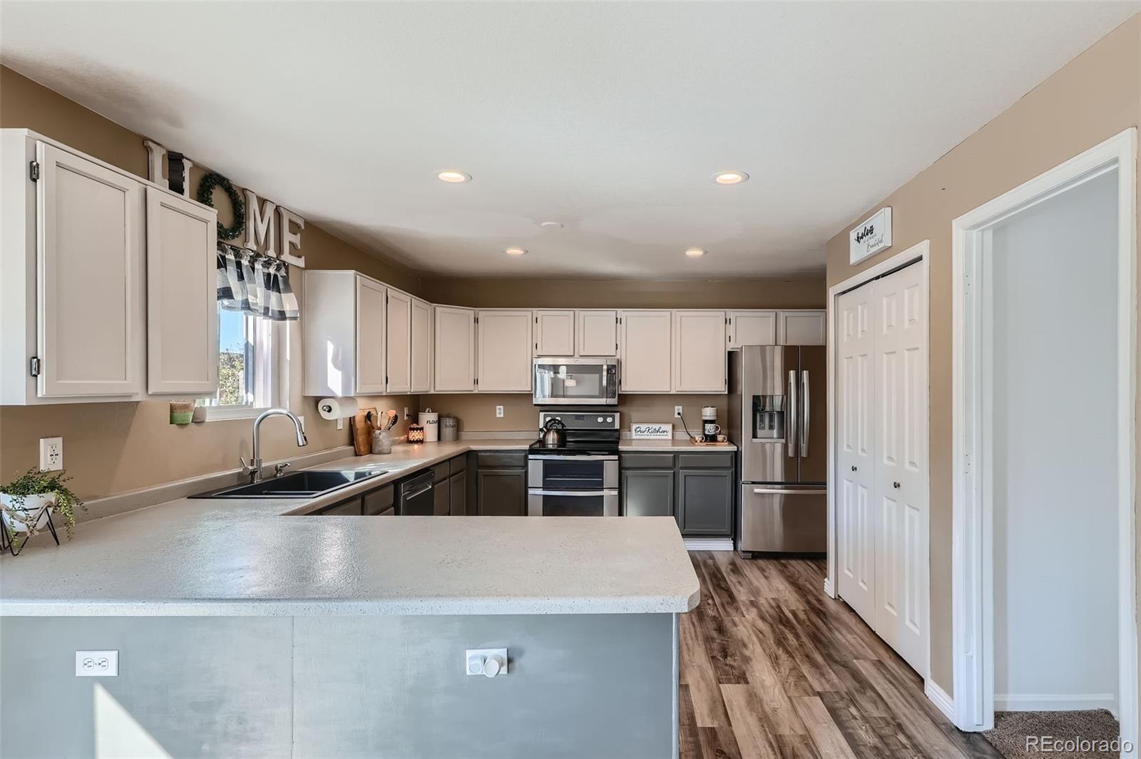 MLS Image #10 for 8135  eagleview drive,littleton, Colorado