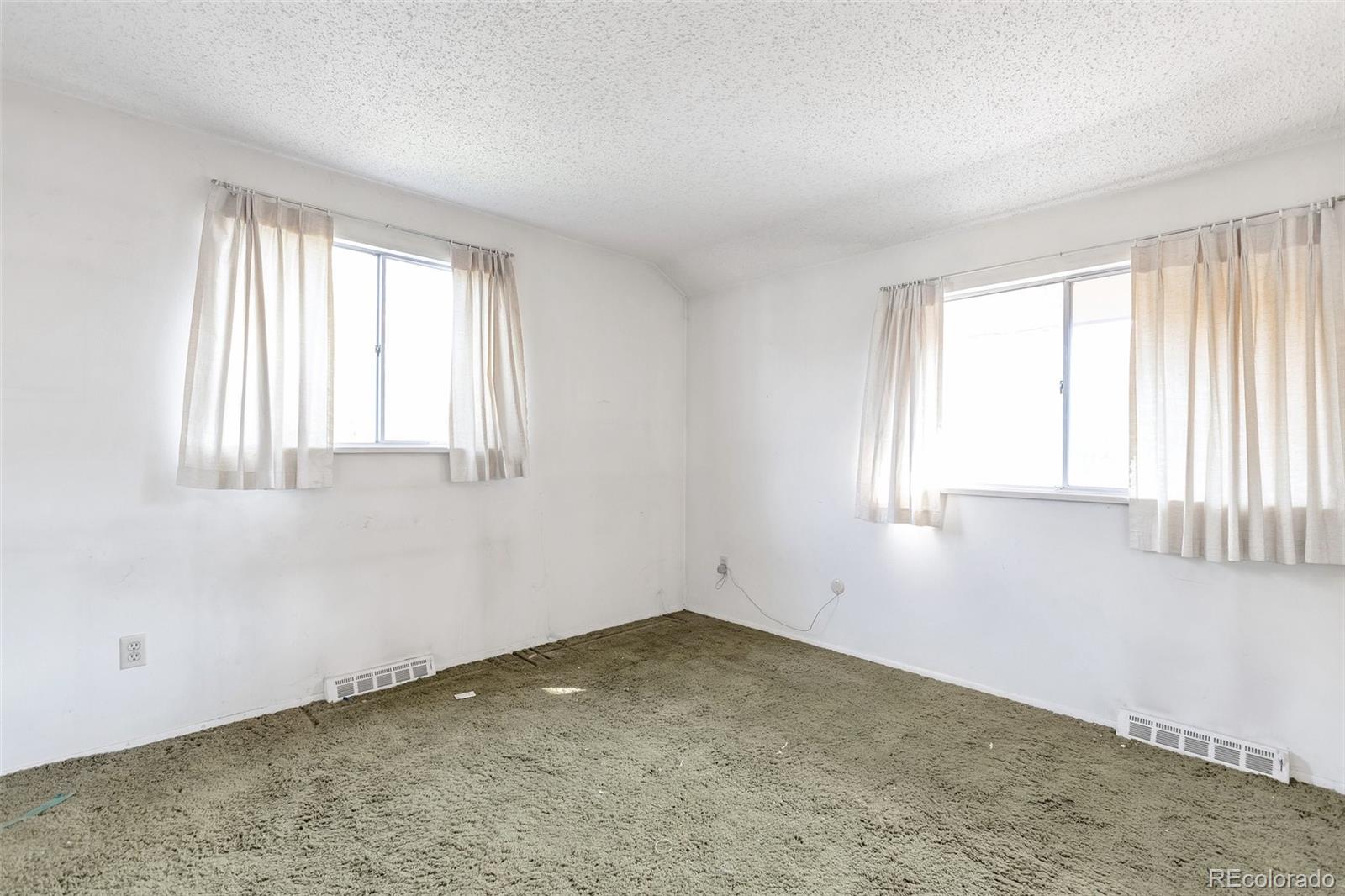 MLS Image #11 for 1956 s poplar street,denver, Colorado