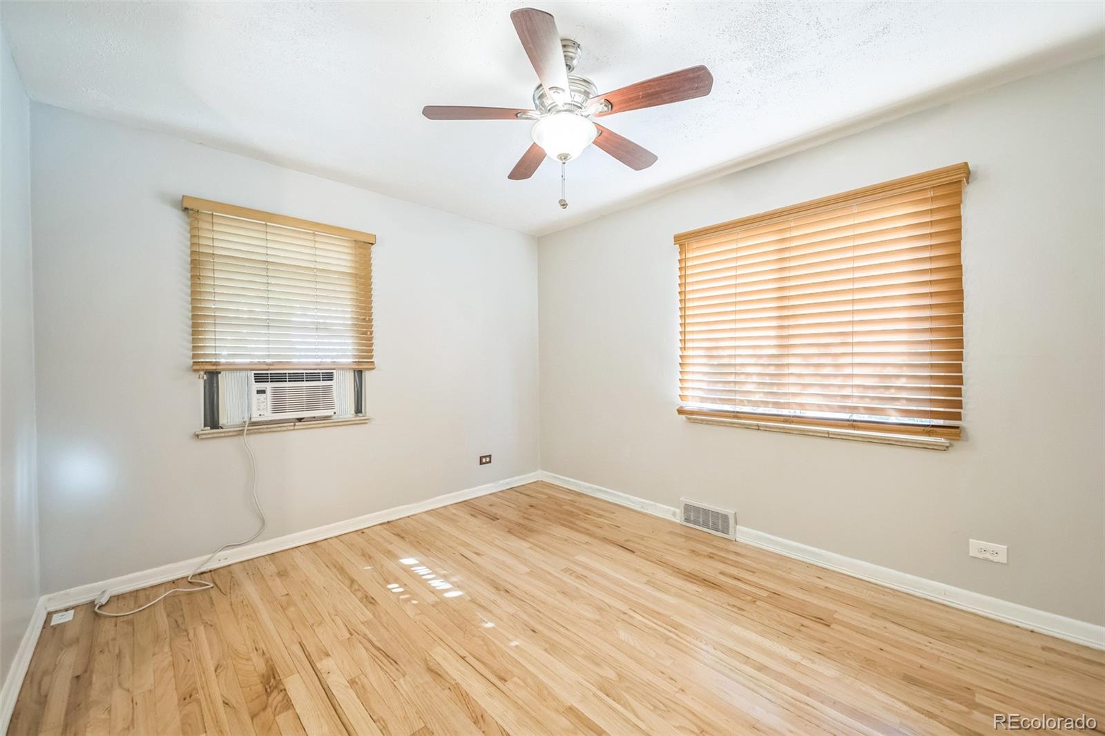 MLS Image #18 for 2717 s cook street,denver, Colorado