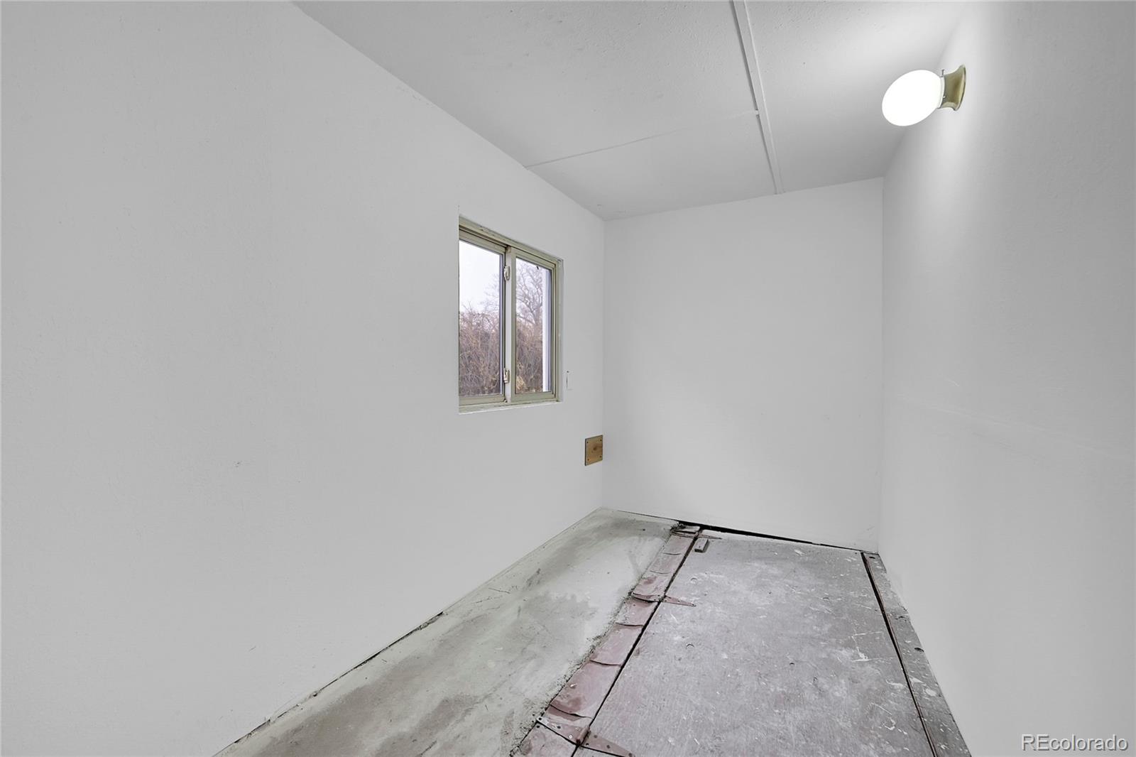 MLS Image #11 for 2727 e 42 avenue,denver, Colorado