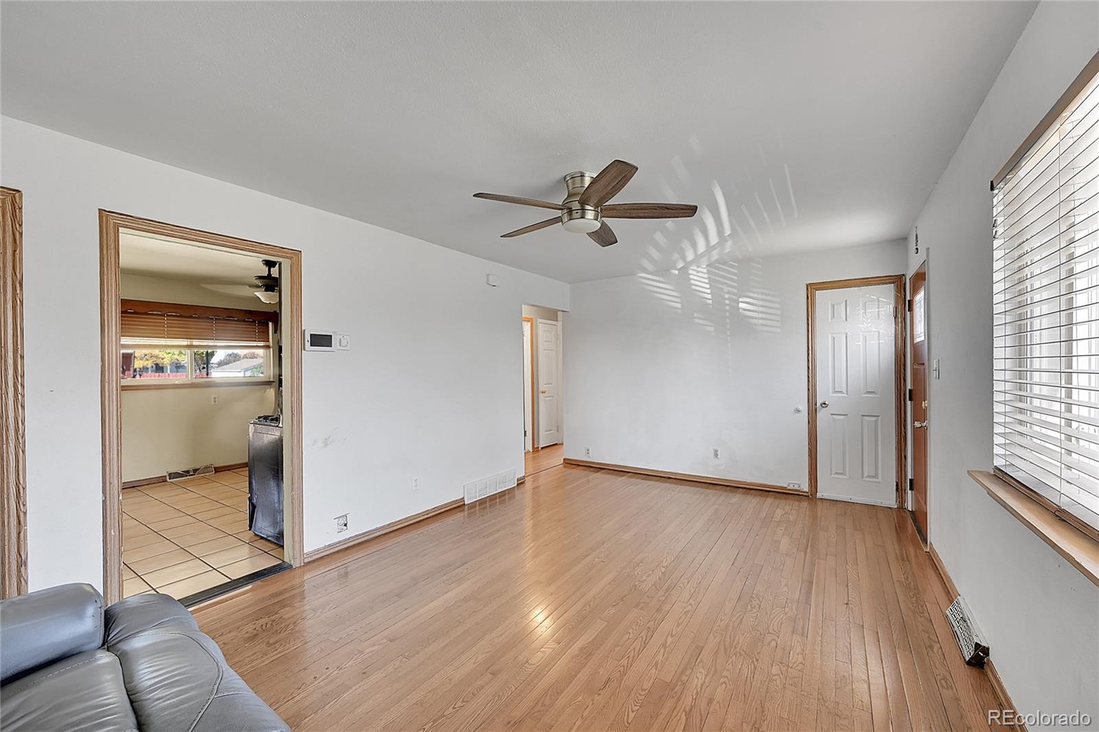 MLS Image #13 for 8051  downing drive,denver, Colorado