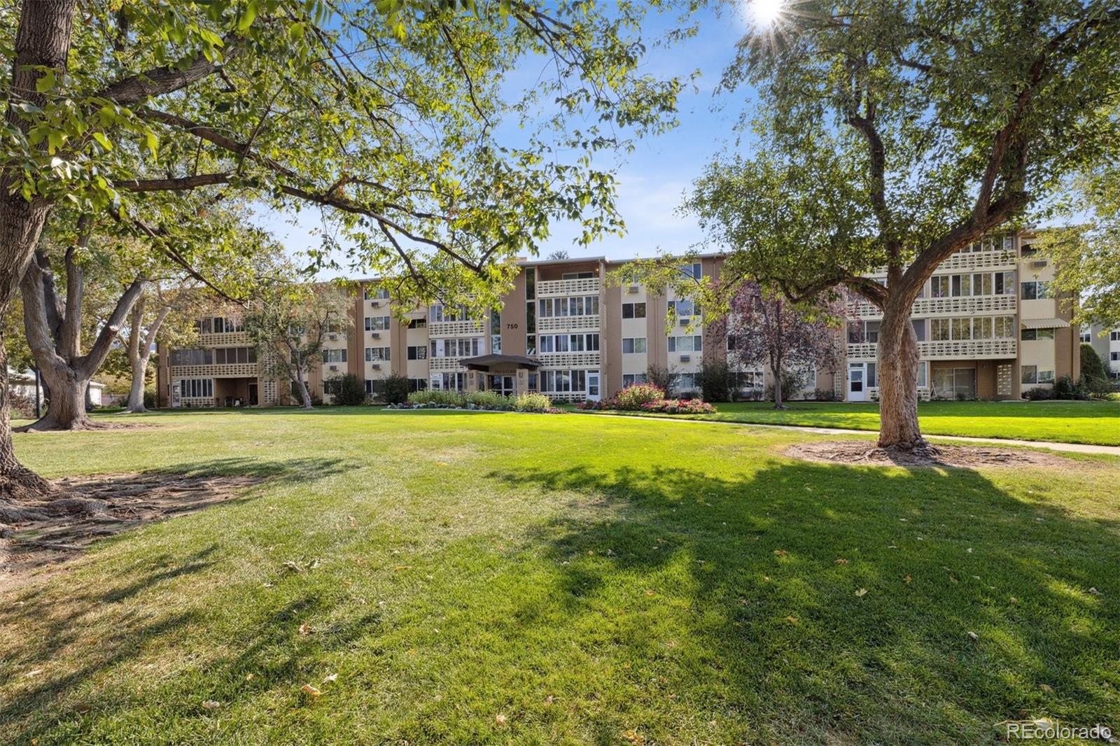 MLS Image #40 for 750 s clinton street,denver, Colorado