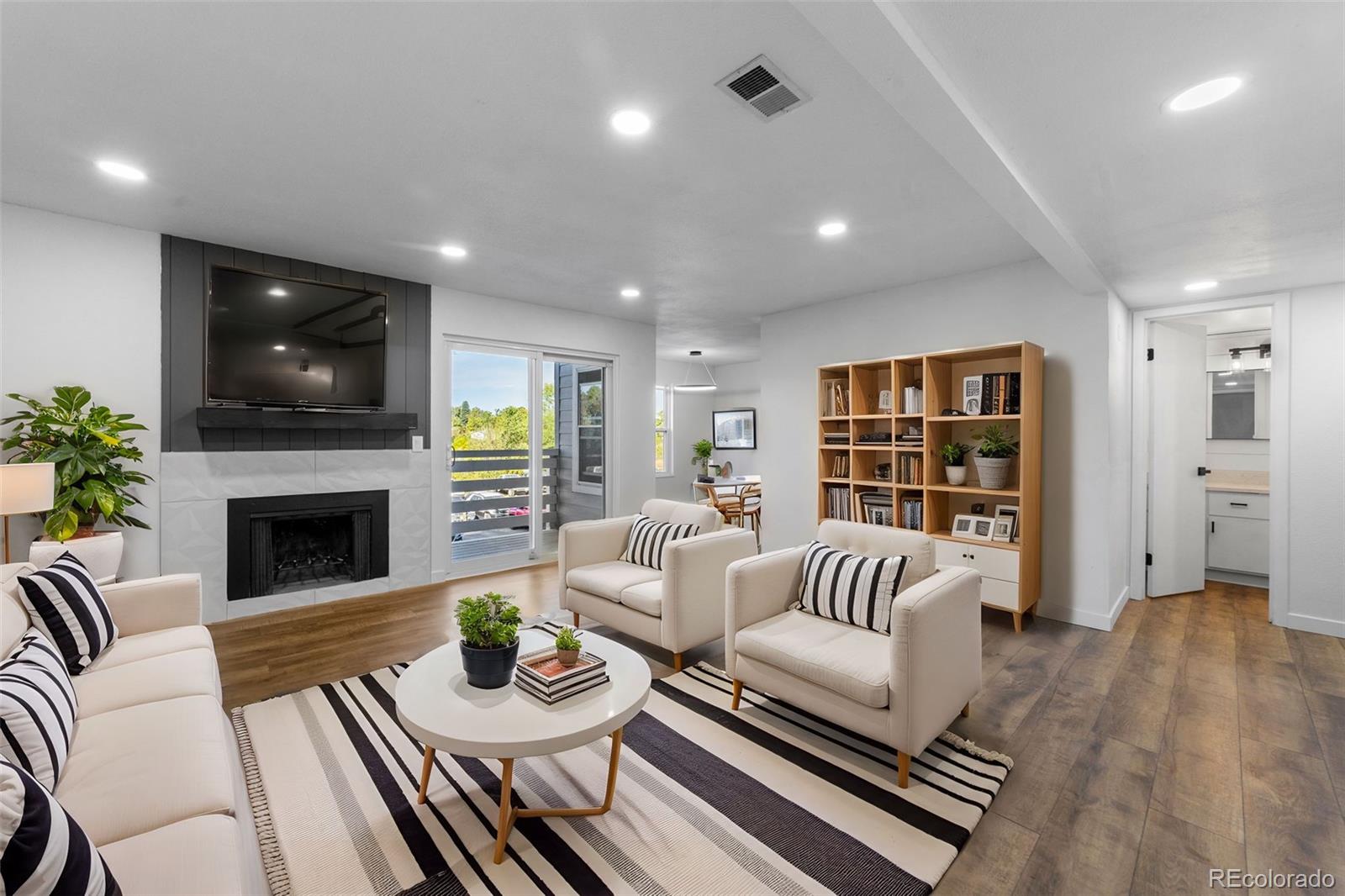 MLS Image #2 for 3121 s tamarac drive,denver, Colorado