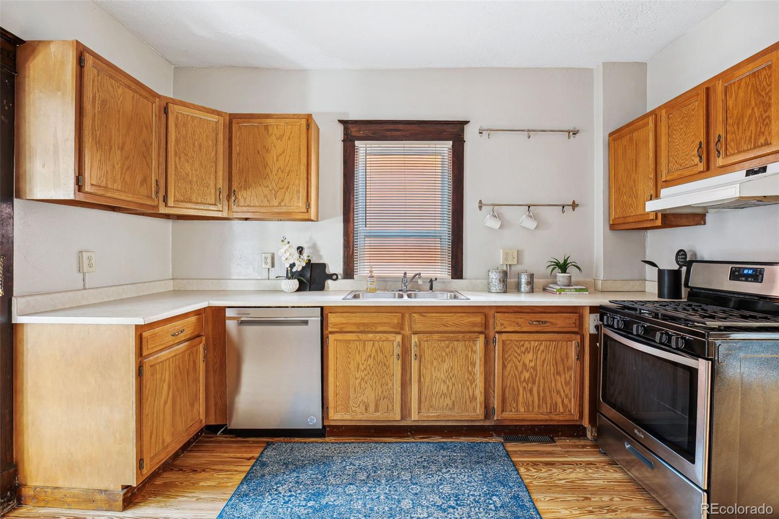 MLS Image #11 for 282 s pearl street,denver, Colorado