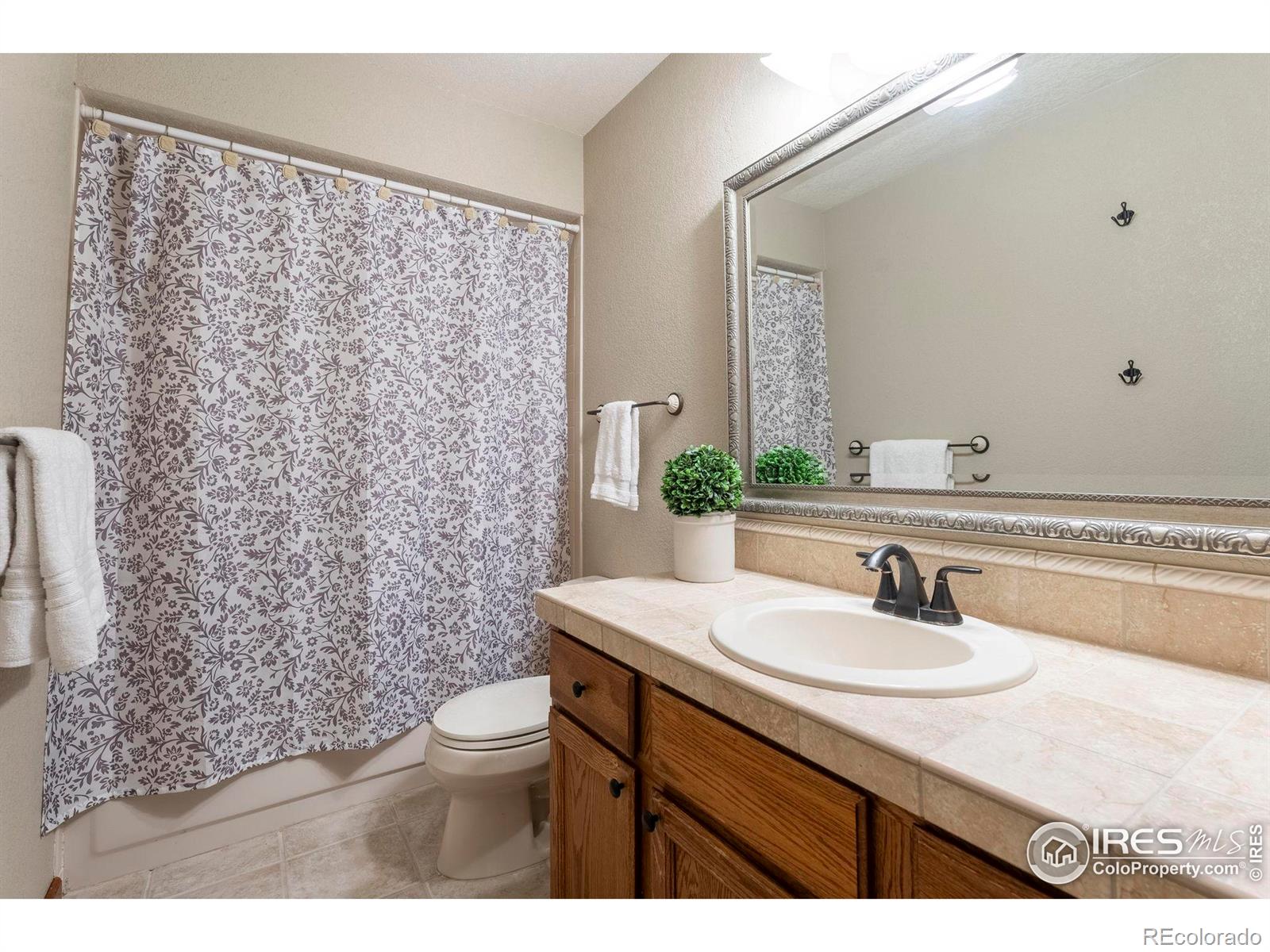 MLS Image #21 for 1404 w briarwood avenue,littleton, Colorado