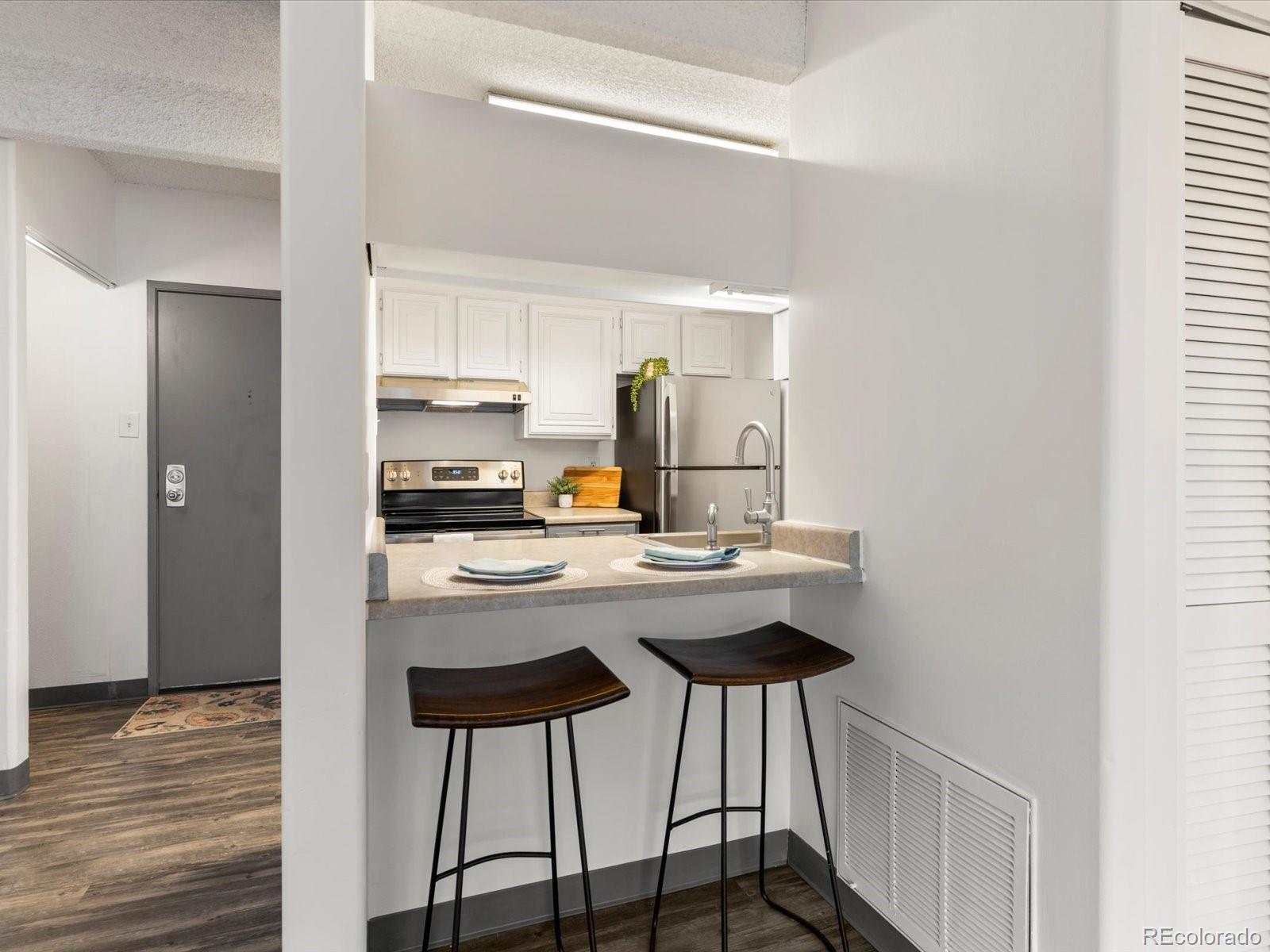 MLS Image #3 for 777 n washington street 1103,denver, Colorado