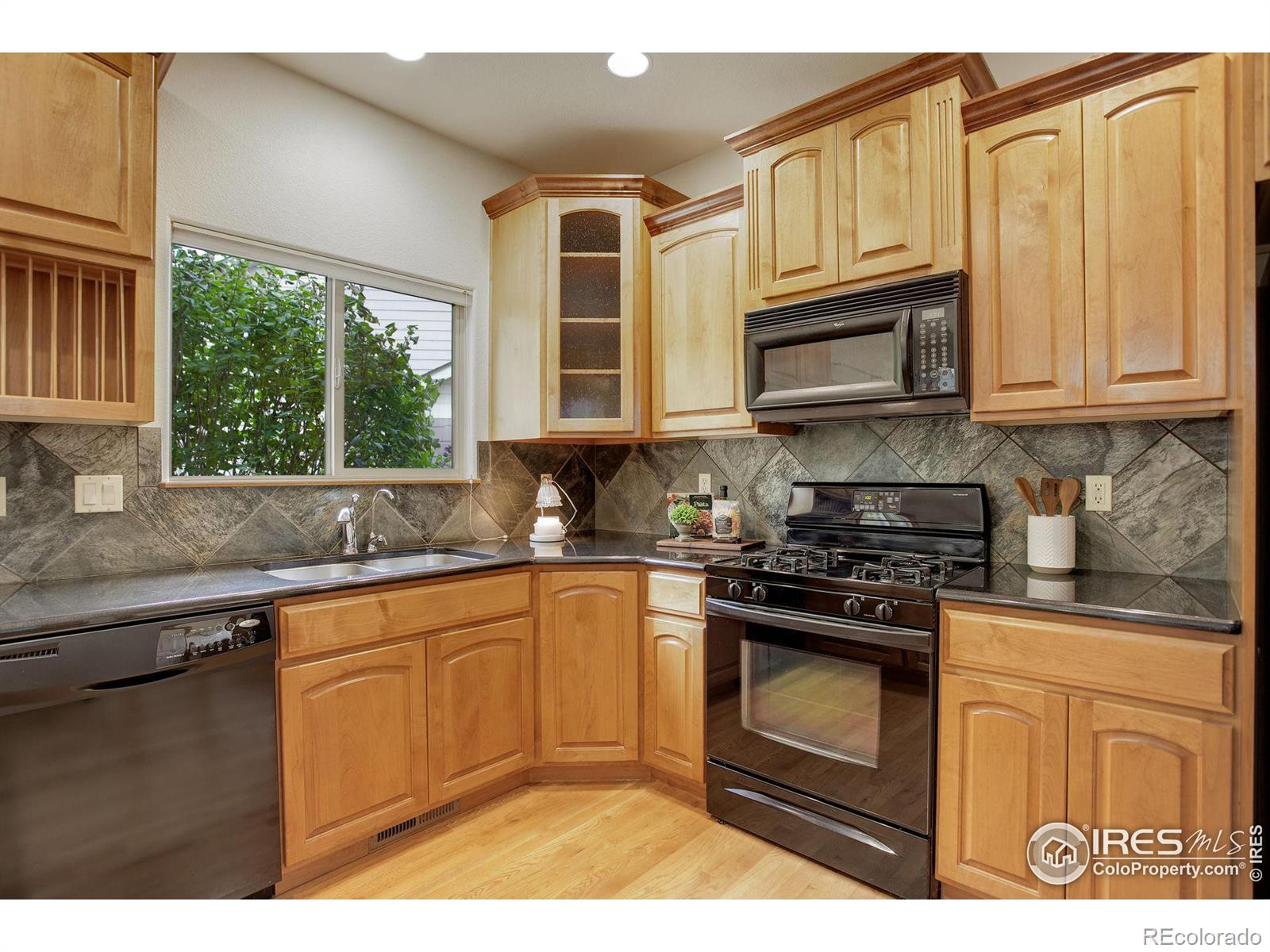 MLS Image #11 for 1089  norway maple drive,loveland, Colorado