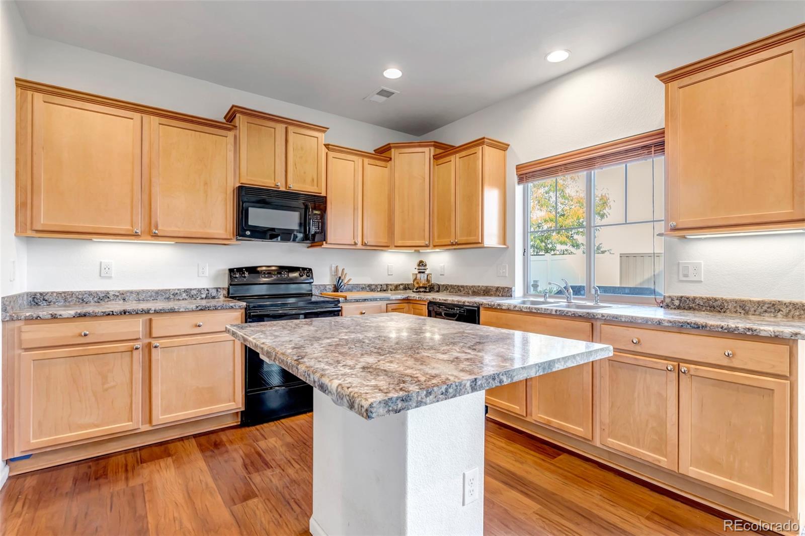 MLS Image #7 for 4572  walden way,denver, Colorado