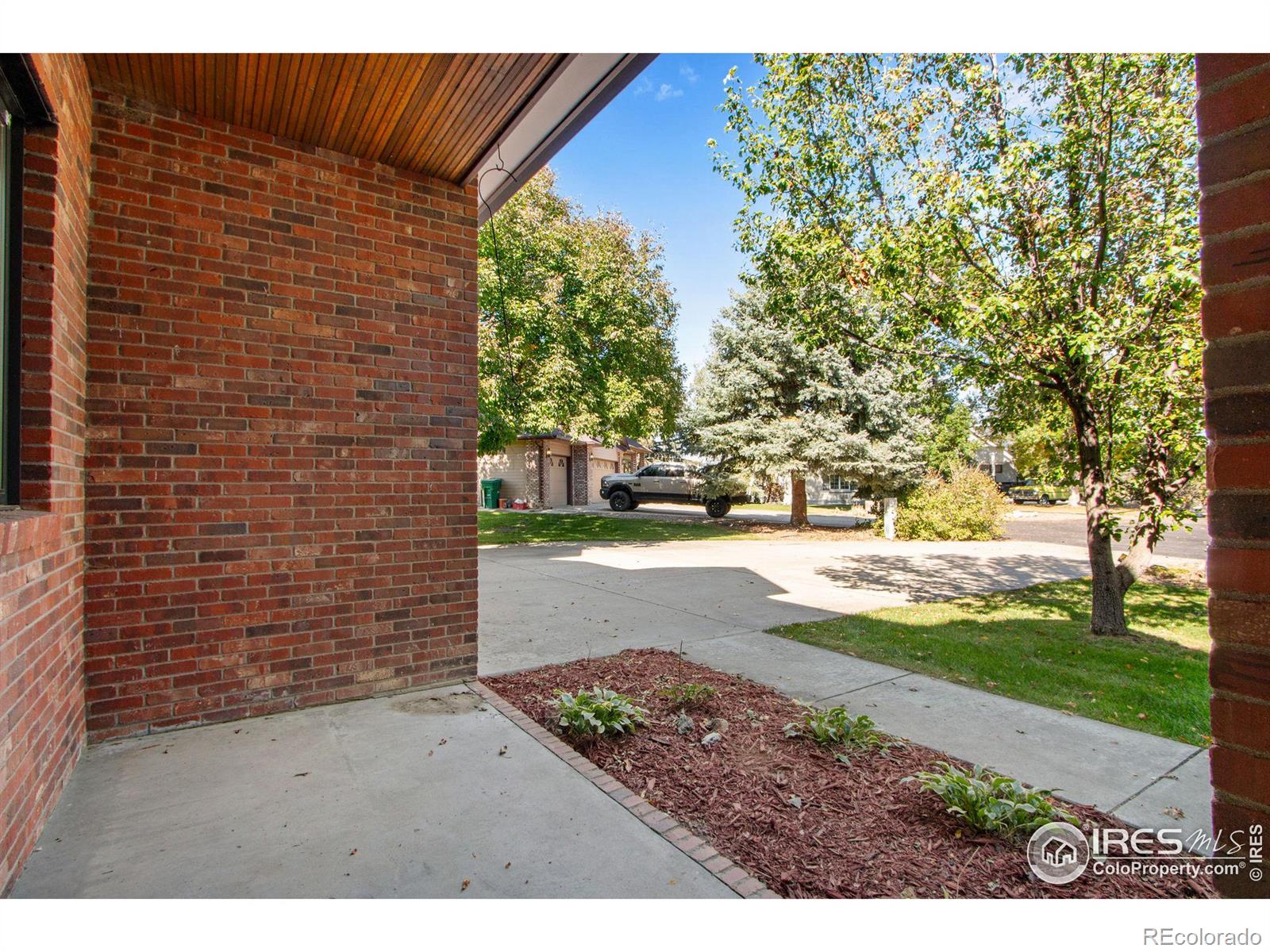 MLS Image #3 for 3315  spring mountain court,loveland, Colorado