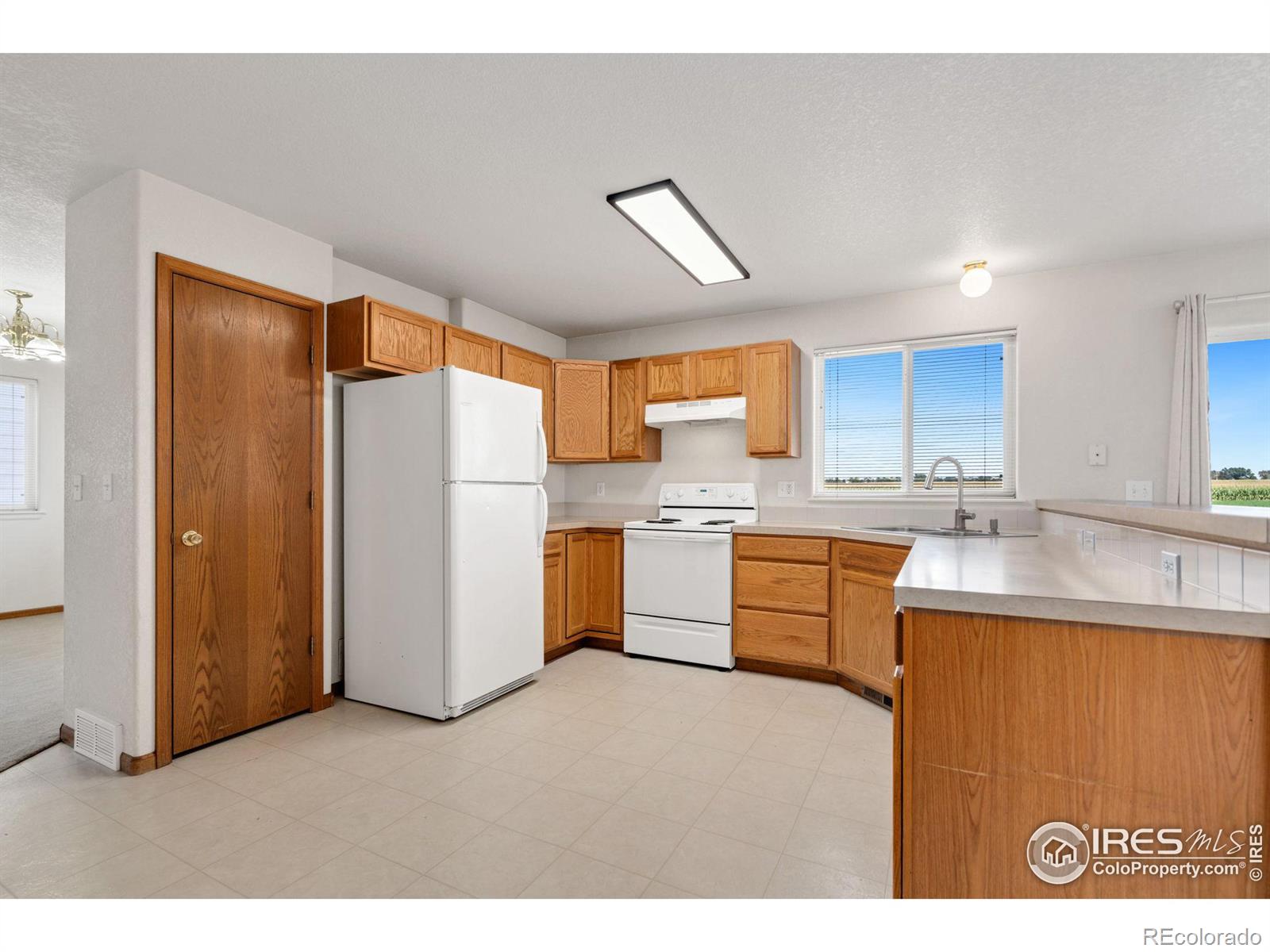 MLS Image #11 for 835 e 4th st rd,eaton, Colorado