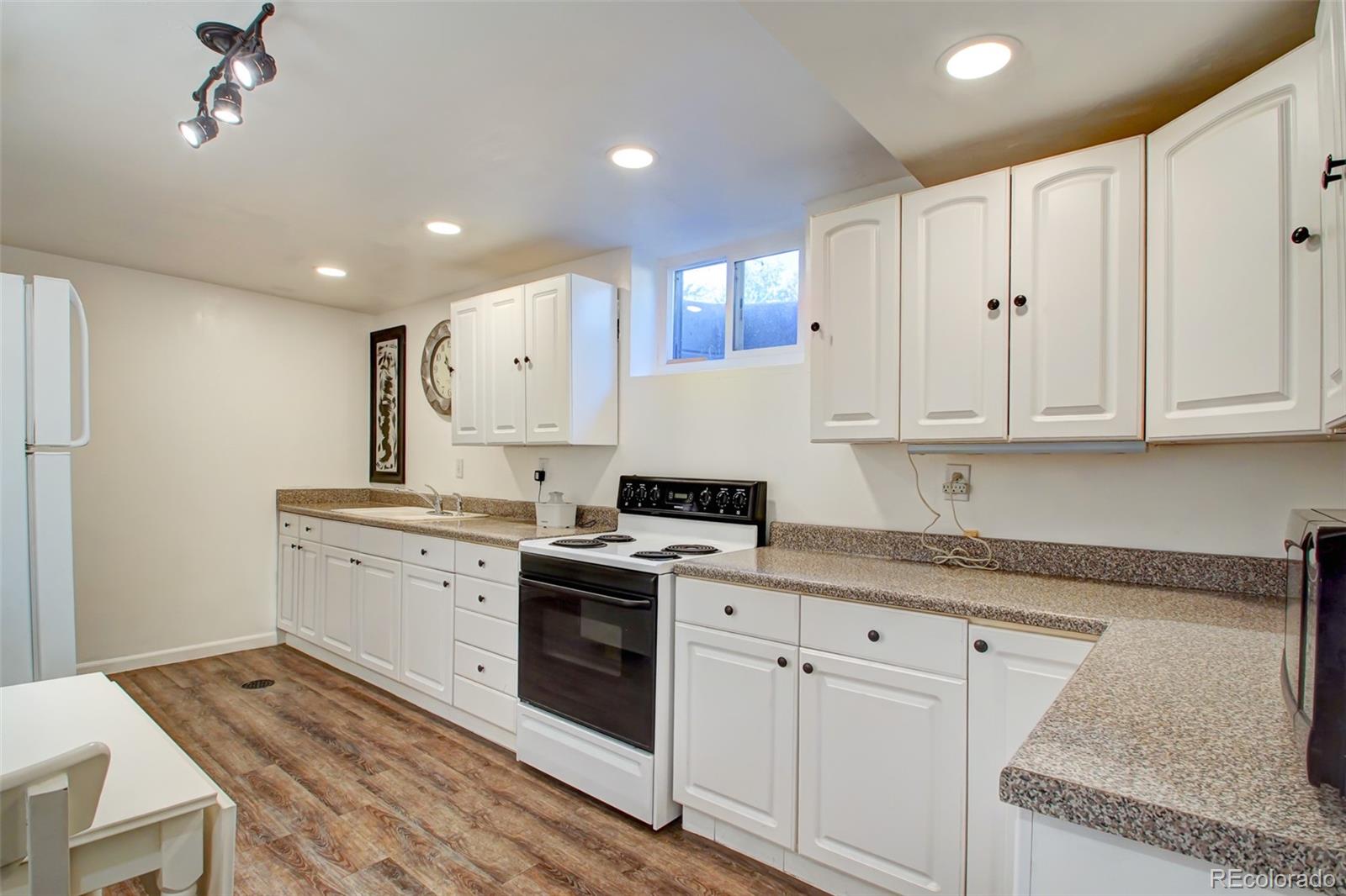 MLS Image #25 for 2953 s vrain street,denver, Colorado