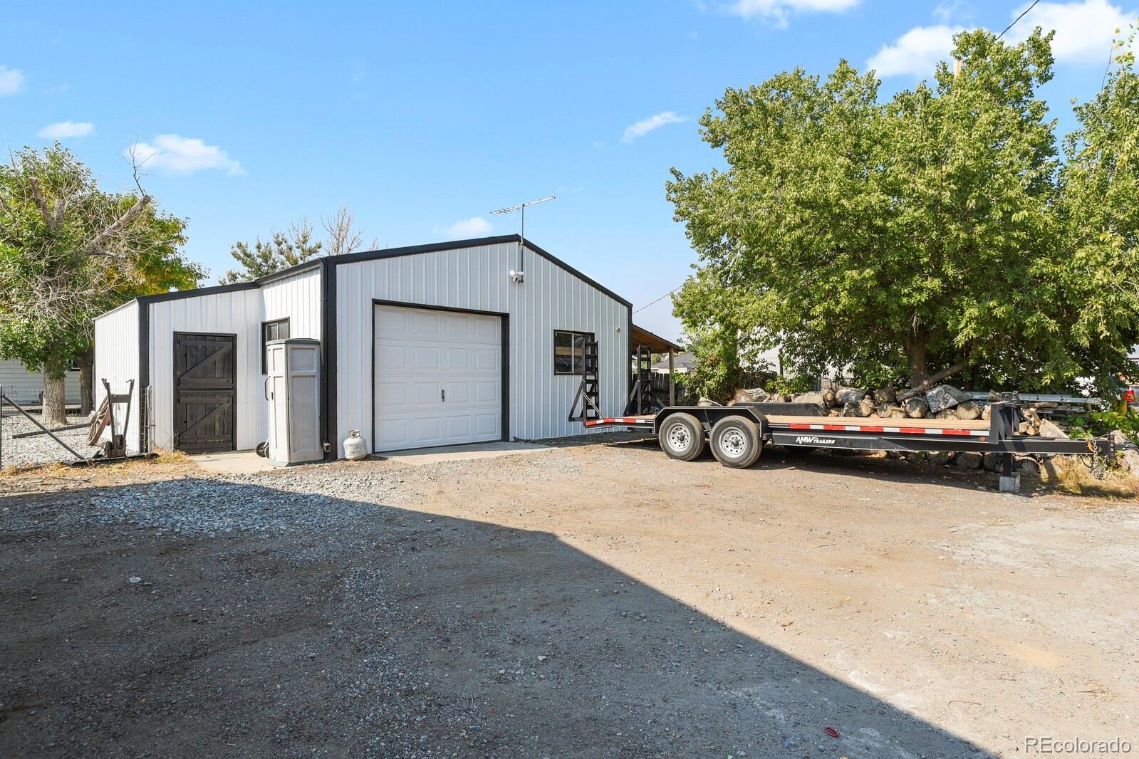 MLS Image #22 for 1882  burton street,strasburg, Colorado