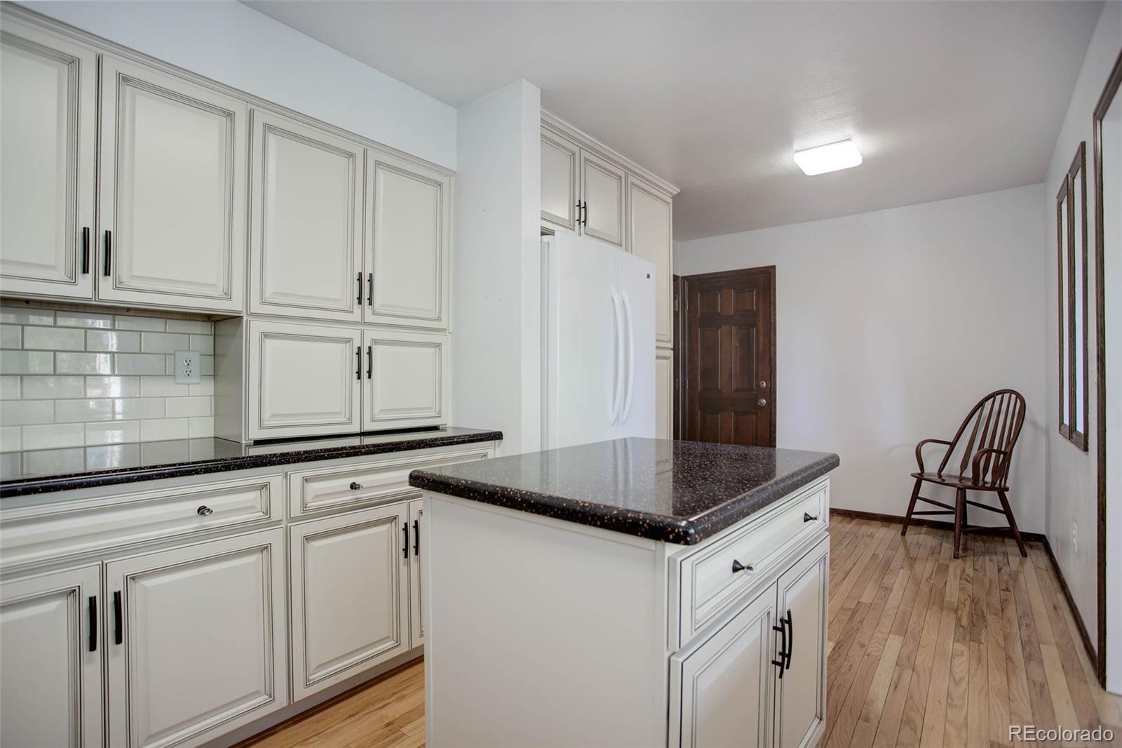 MLS Image #10 for 4624 s newton street,denver, Colorado