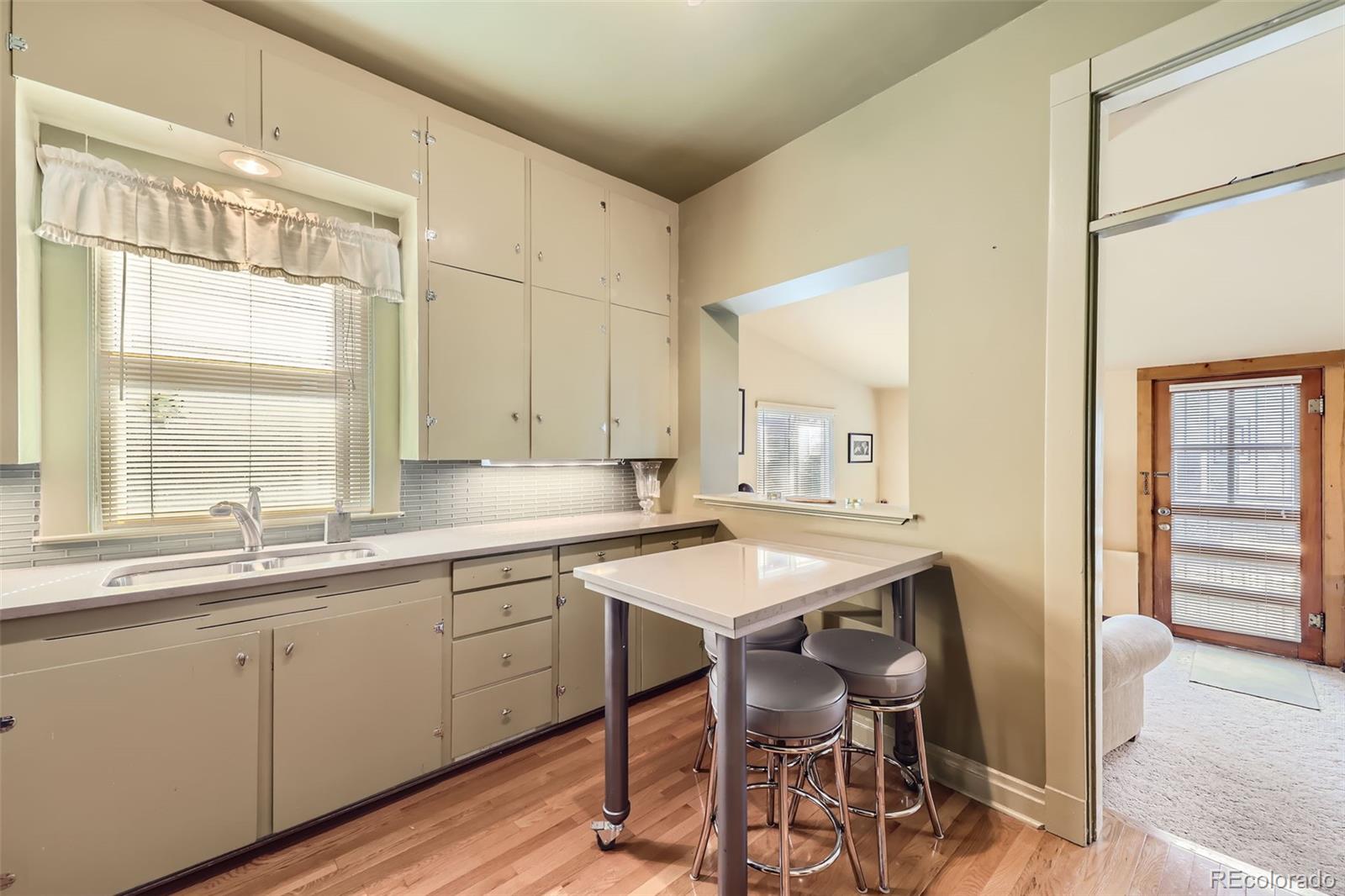 MLS Image #12 for 1015 s pennsylvania street,denver, Colorado