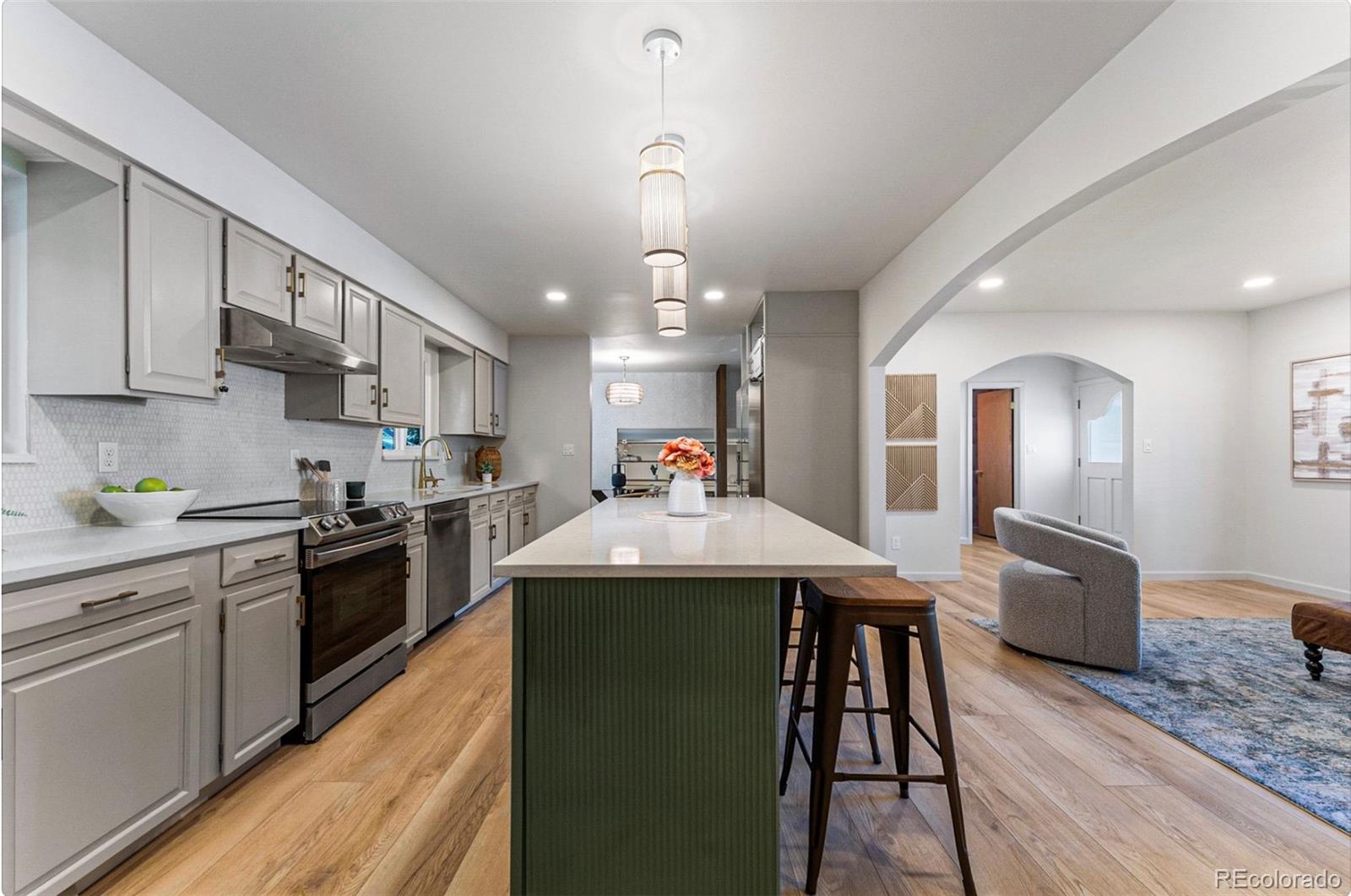 MLS Image #11 for 3280 s krameria street,denver, Colorado