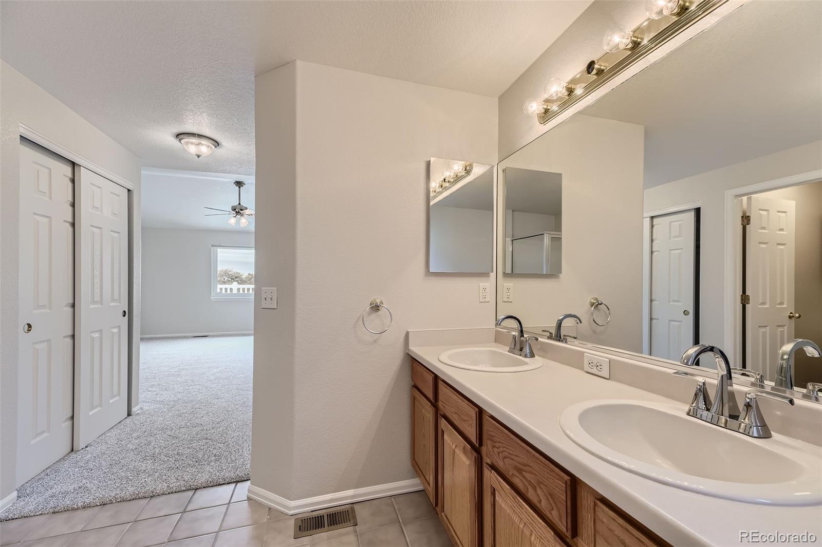 MLS Image #18 for 5387 s valdai way,aurora, Colorado