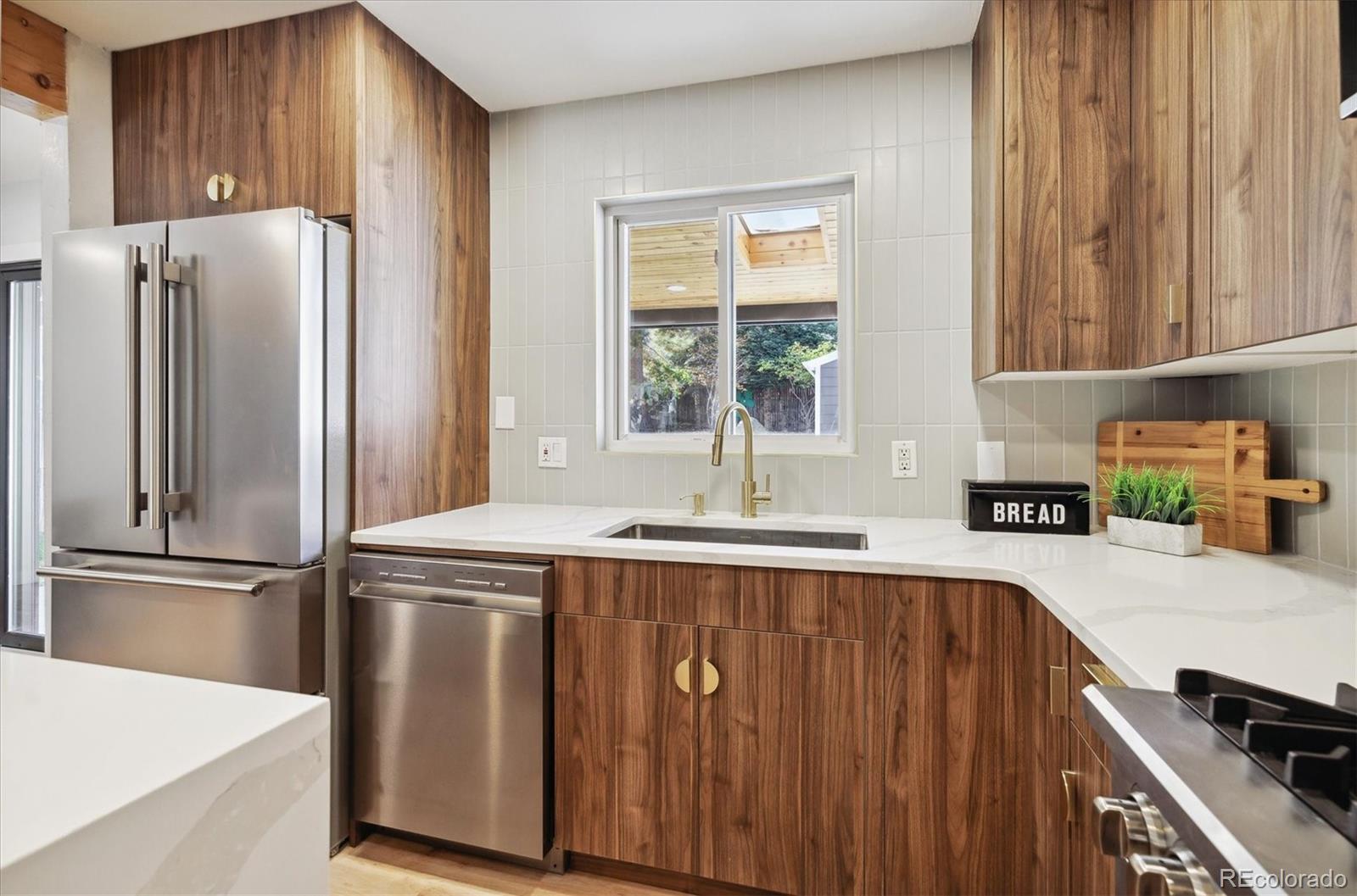 MLS Image #10 for 205 s ivy street,denver, Colorado