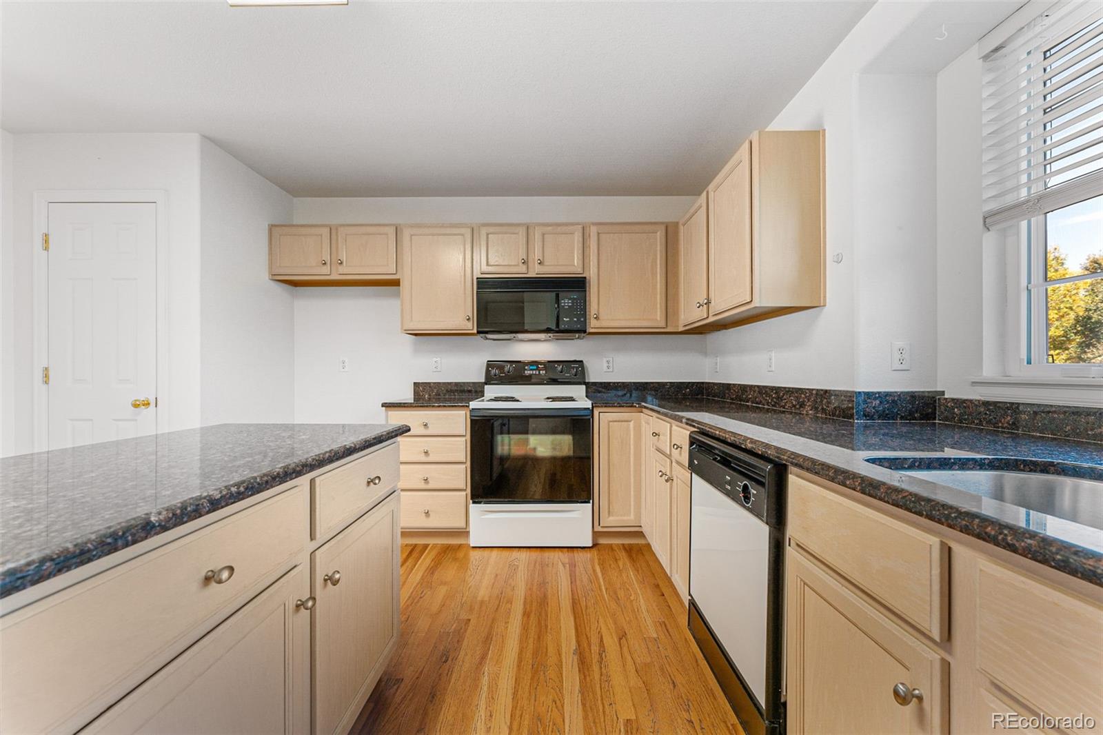 MLS Image #11 for 1415 s ulster street ,denver, Colorado