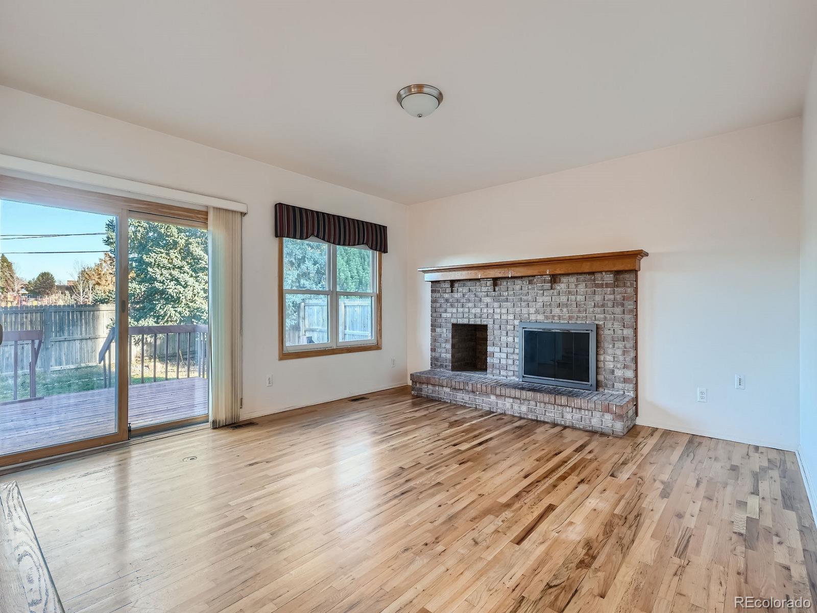 MLS Image #14 for 3302 s tulare circle,denver, Colorado