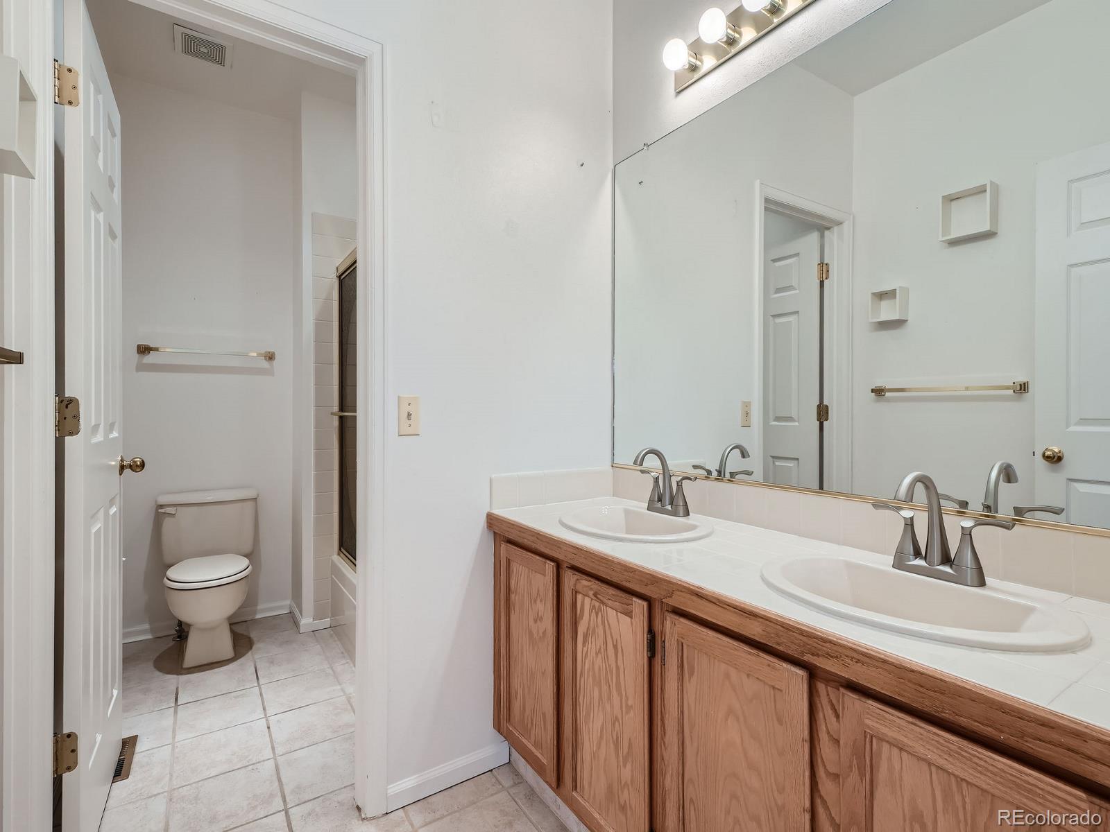 MLS Image #28 for 3302 s tulare circle,denver, Colorado