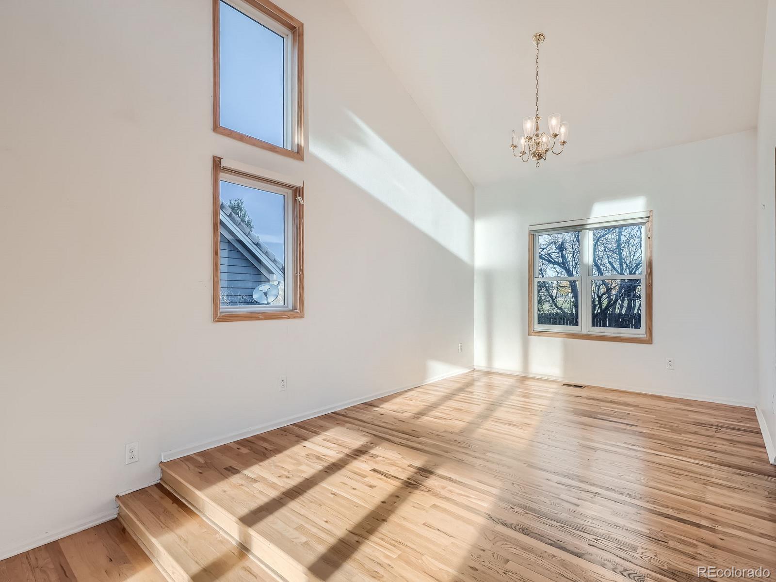 MLS Image #7 for 3302 s tulare circle,denver, Colorado