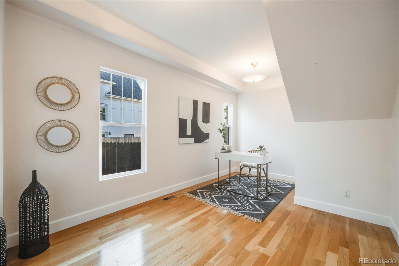 MLS Image #14 for 544 n logan street,denver, Colorado