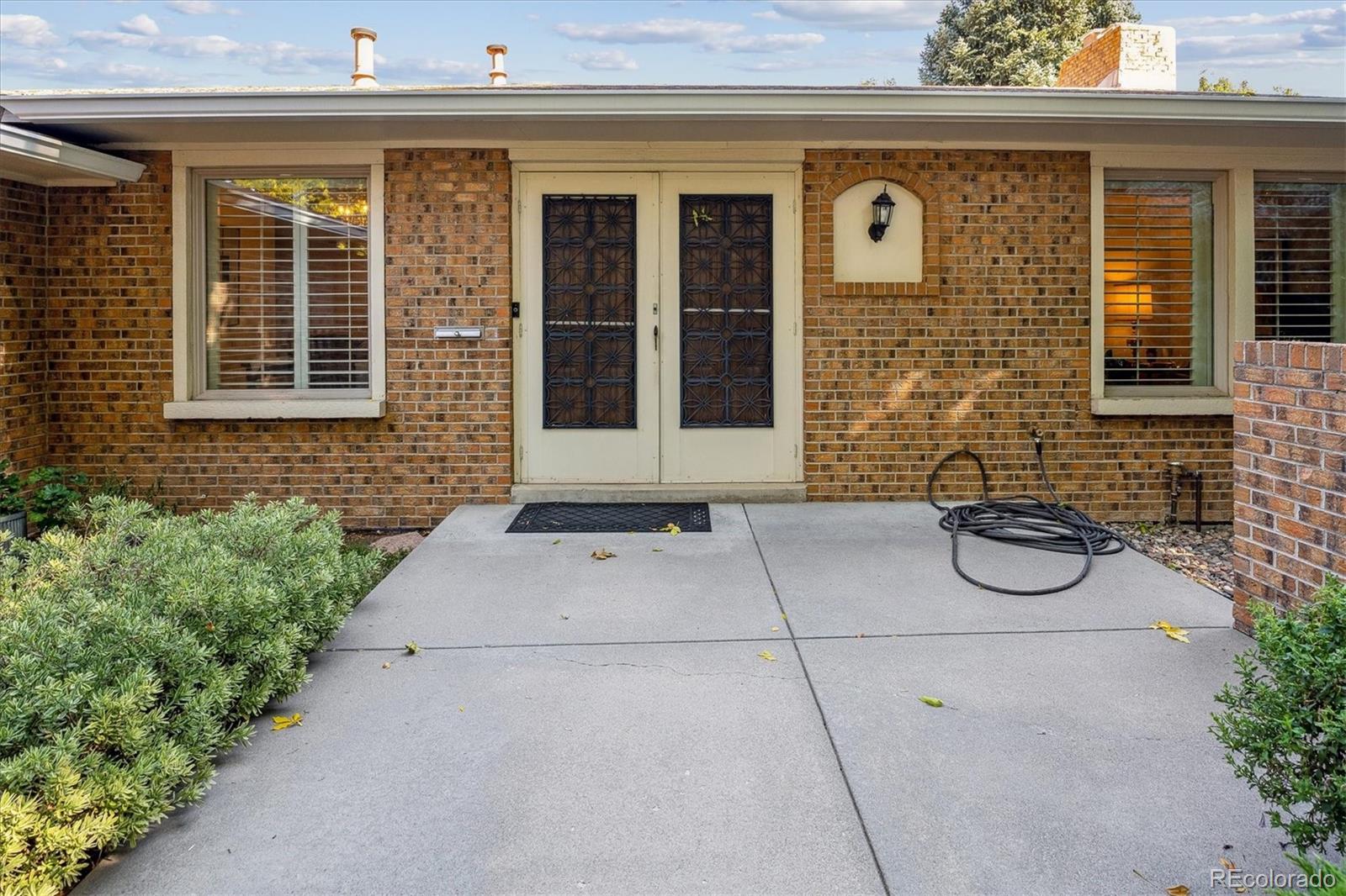 MLS Image #4 for 4162 s vrain street,denver, Colorado