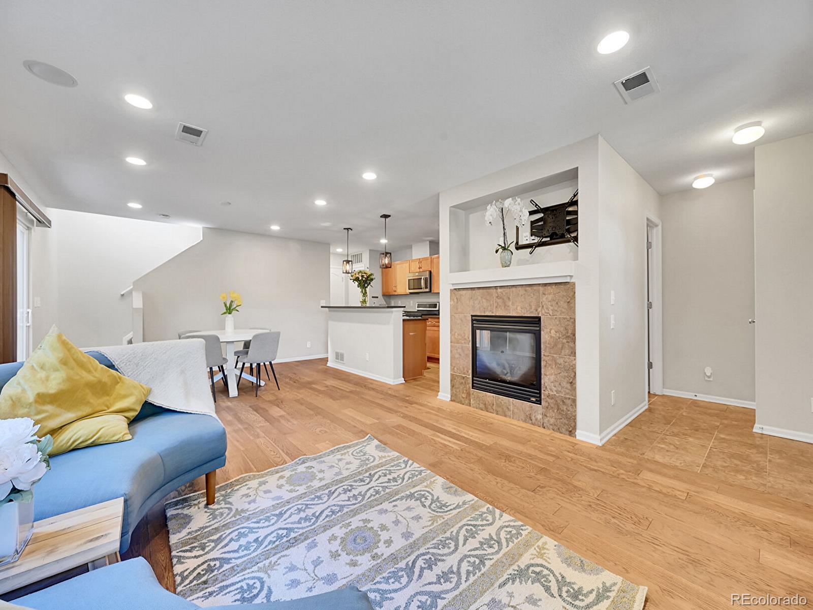 MLS Image #10 for 3581  akron street ,denver, Colorado