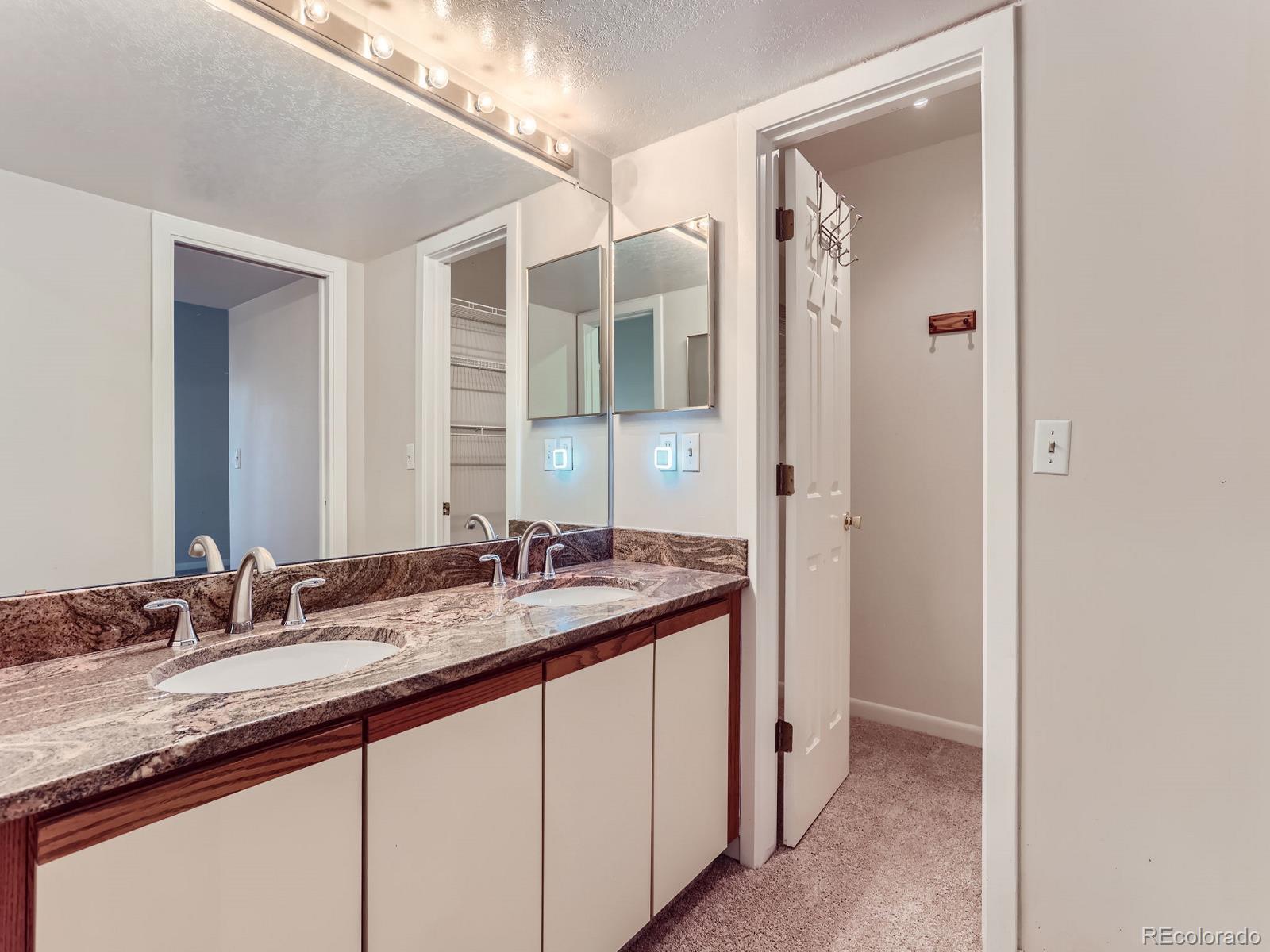 MLS Image #15 for 2275 s yosemite circle ,denver, Colorado