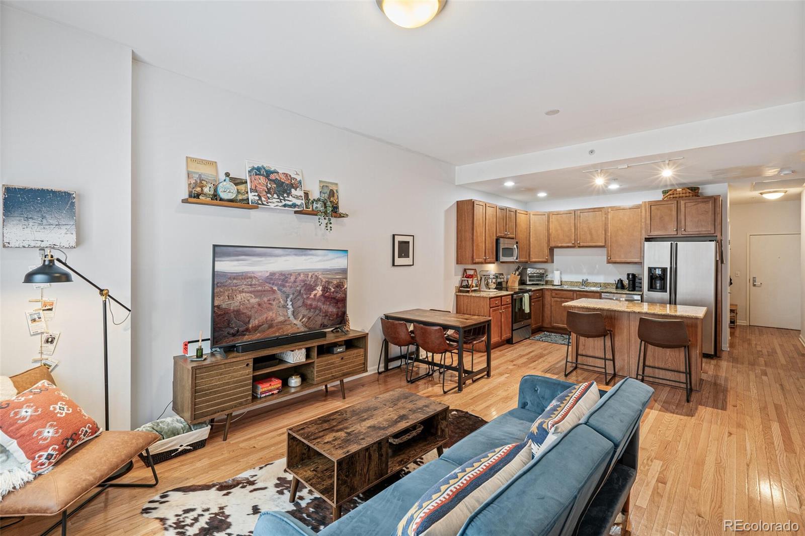 MLS Image #5 for 1950 n logan street 502,denver, Colorado