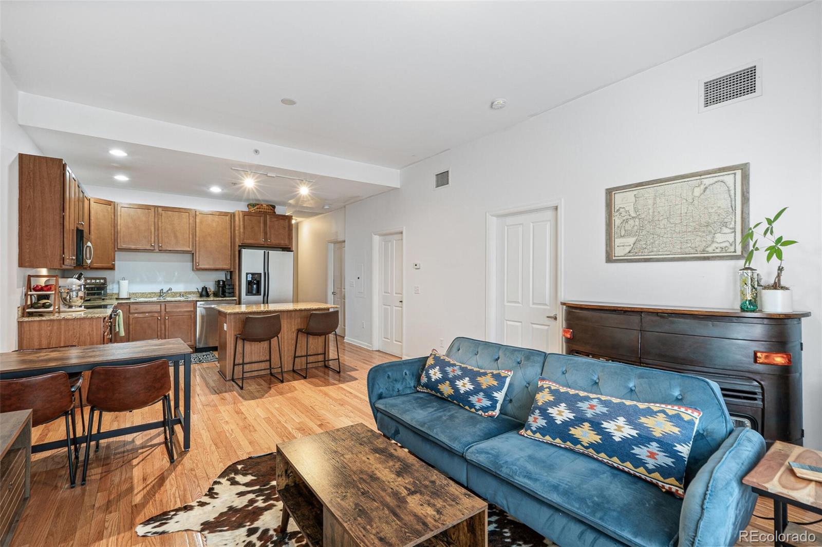 MLS Image #6 for 1950 n logan street 502,denver, Colorado