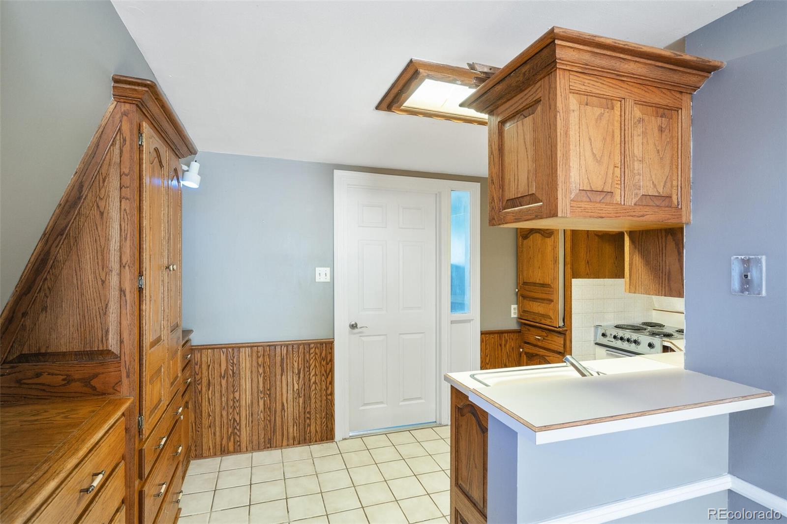 MLS Image #23 for 21400 e 11th avenue,aurora, Colorado