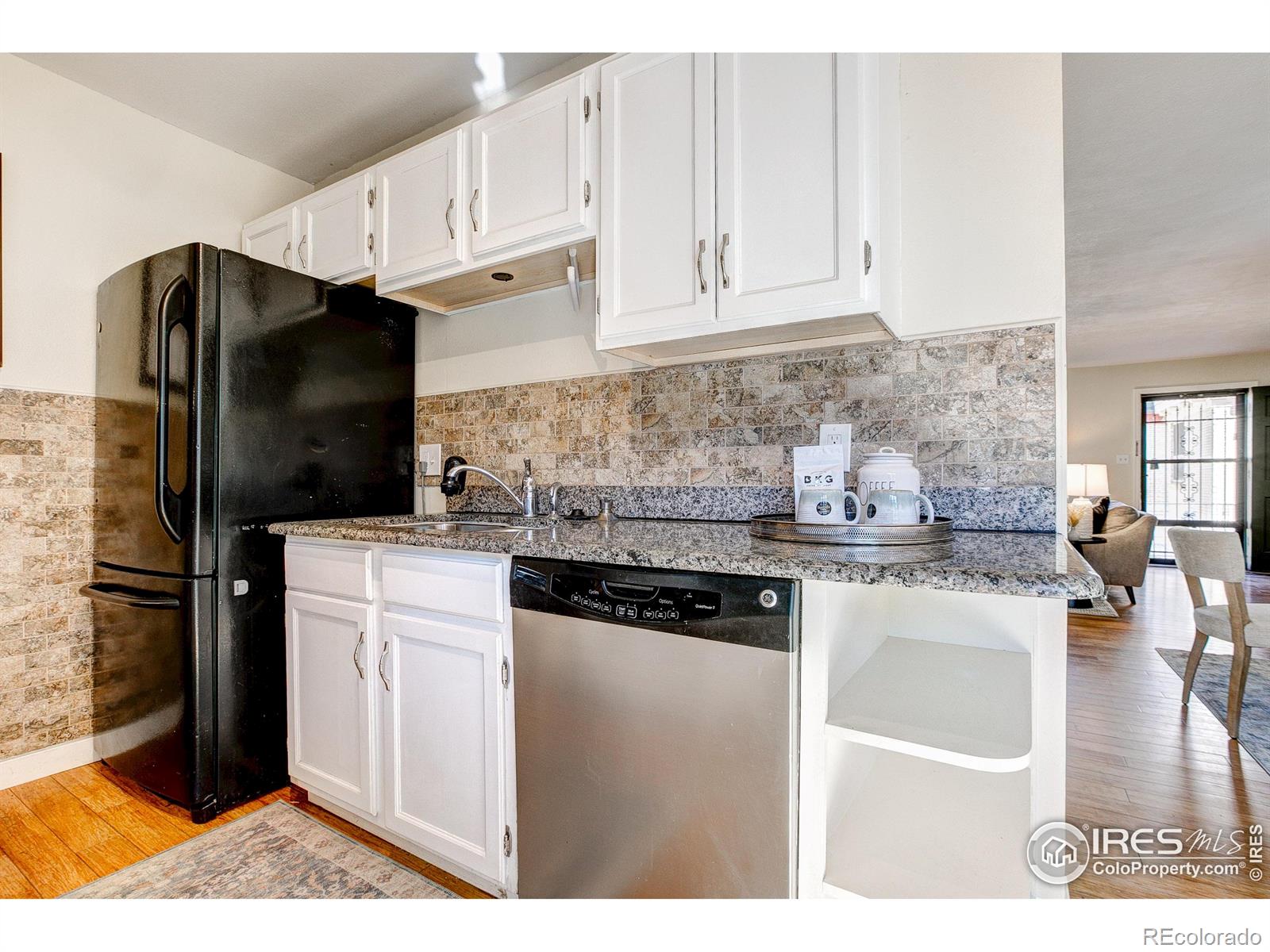 MLS Image #16 for 1251 s monaco parkway,denver, Colorado