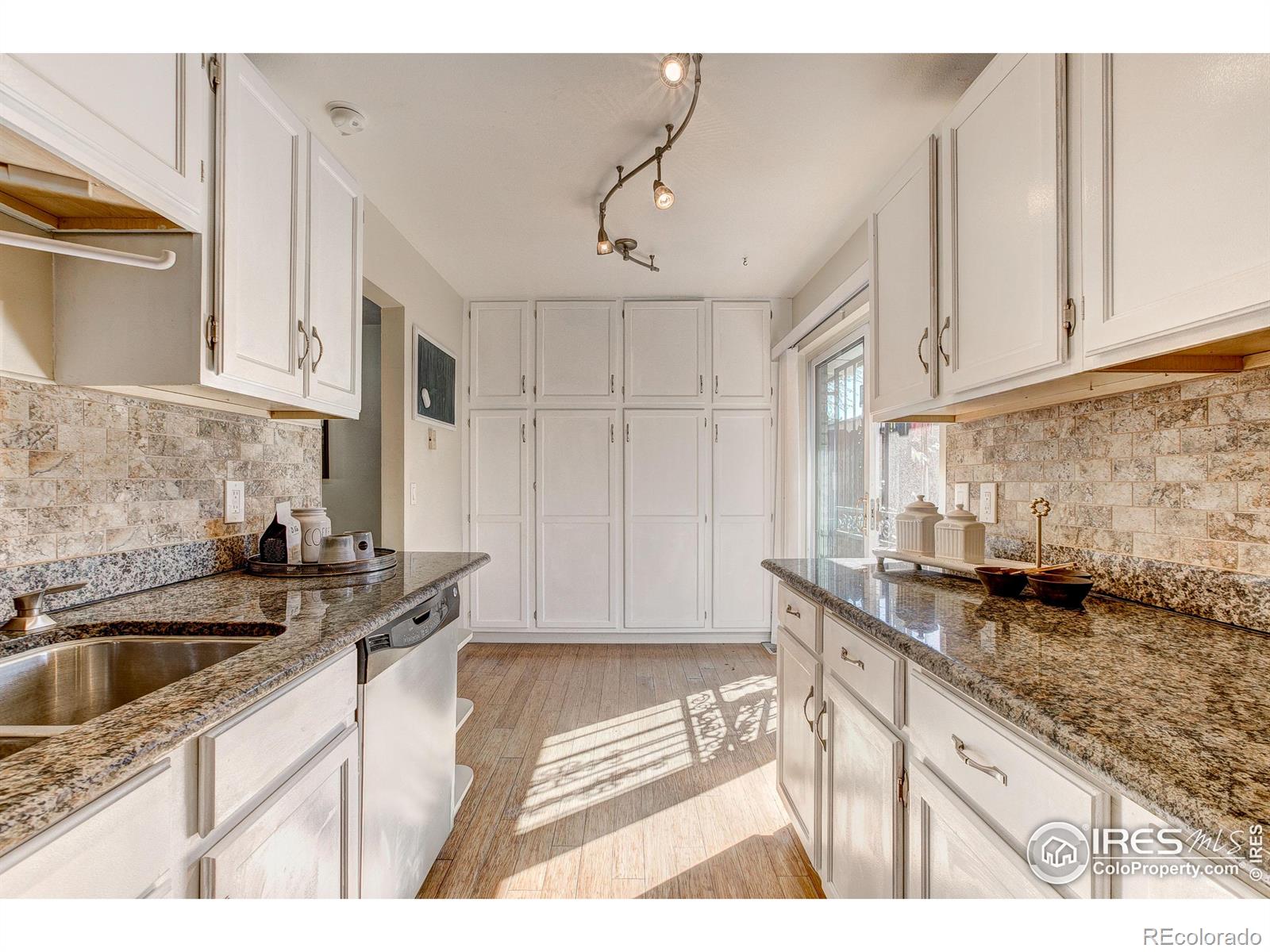 MLS Image #19 for 1251 s monaco parkway,denver, Colorado