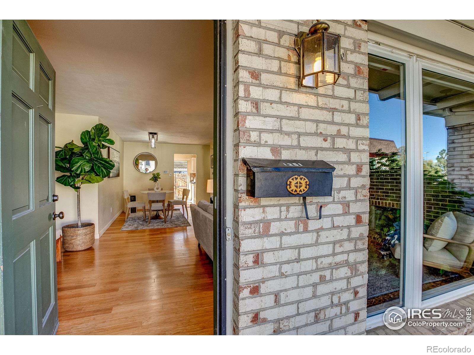 MLS Image #7 for 1251 s monaco parkway,denver, Colorado