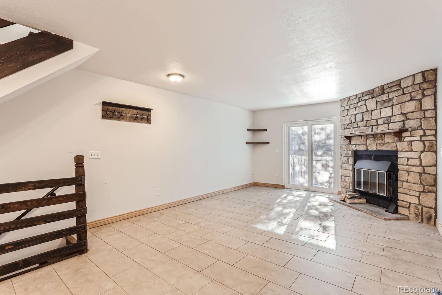 MLS Image #4 for 8054 s columbine court,centennial, Colorado