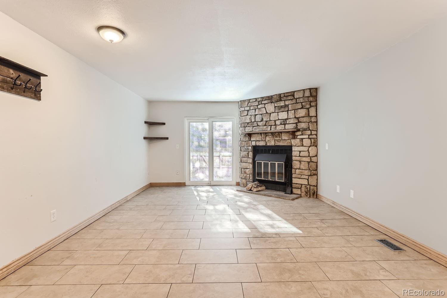 MLS Image #5 for 8054 s columbine court,centennial, Colorado