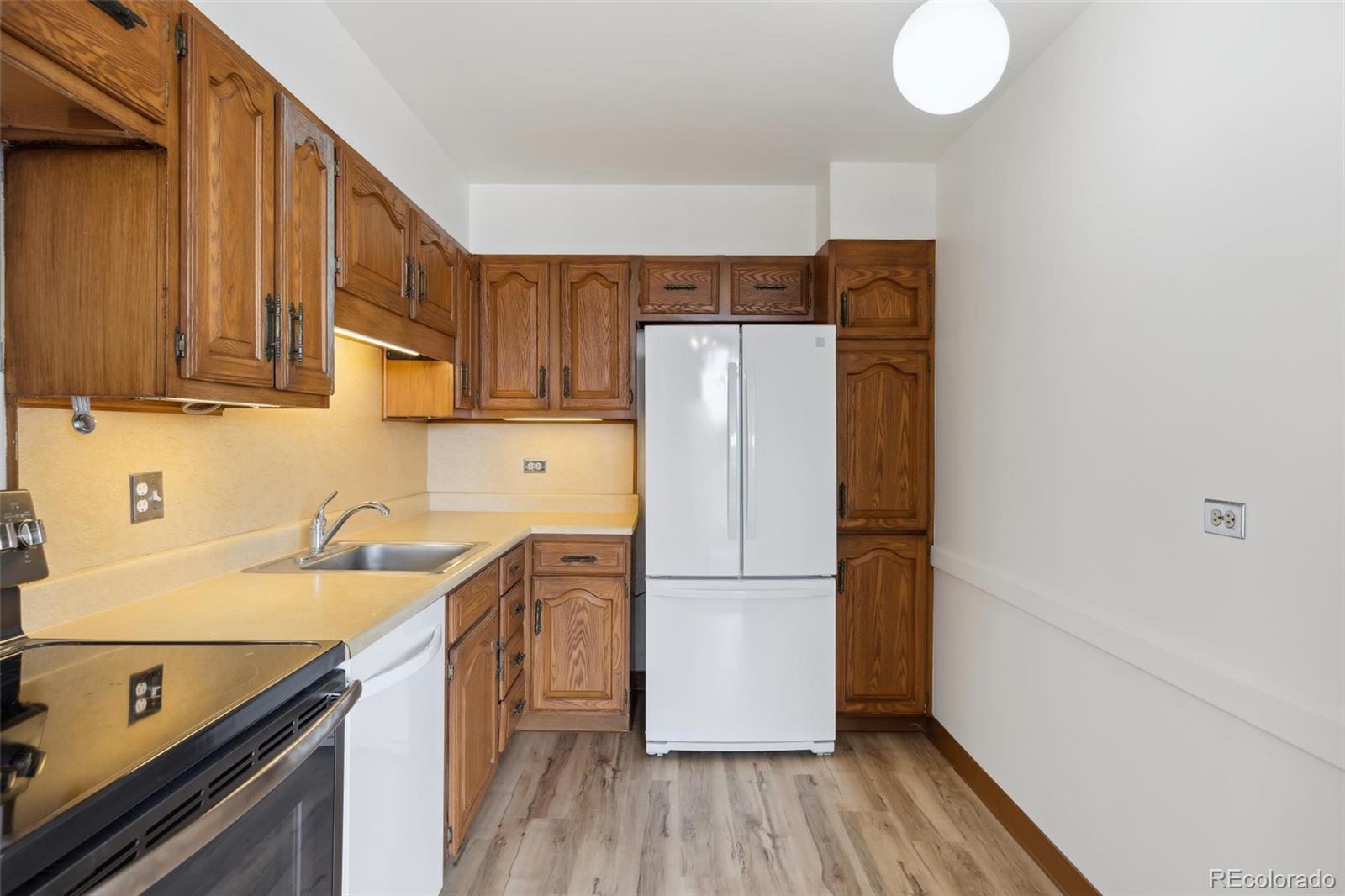 MLS Image #12 for 4570 e yale avenue,denver, Colorado