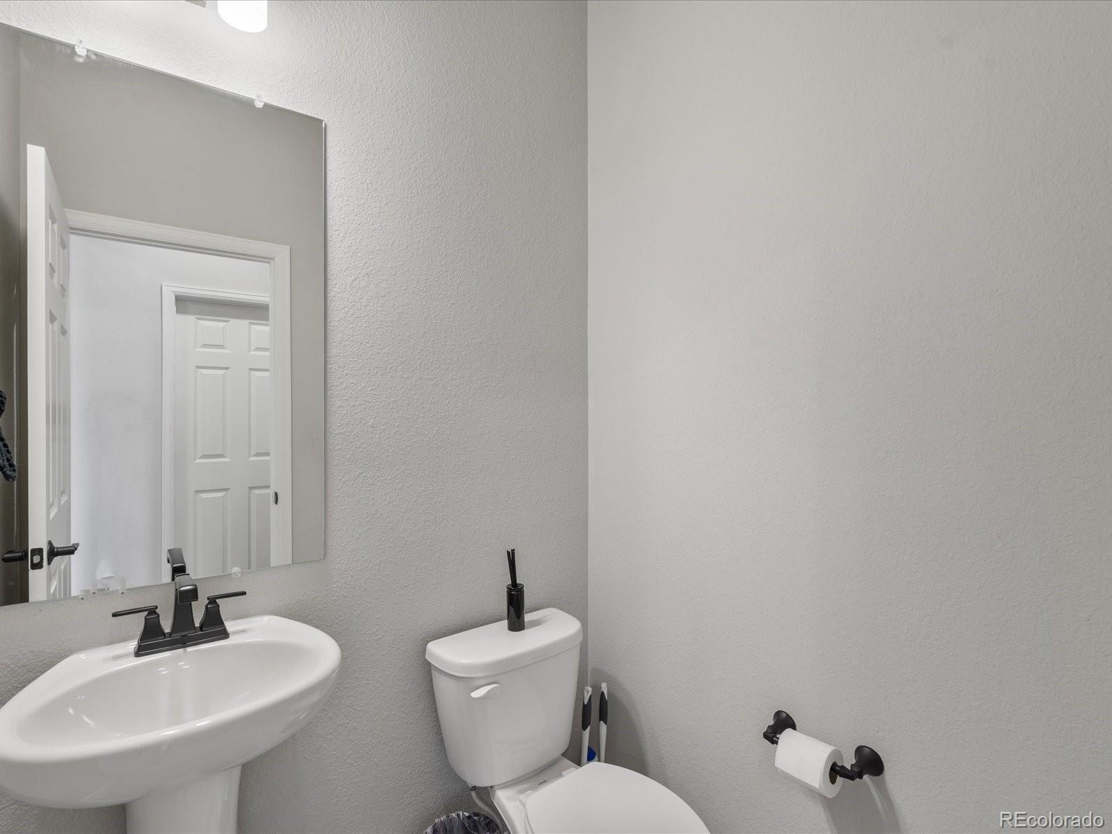 MLS Image #18 for 16148 e 111th place,commerce city, Colorado