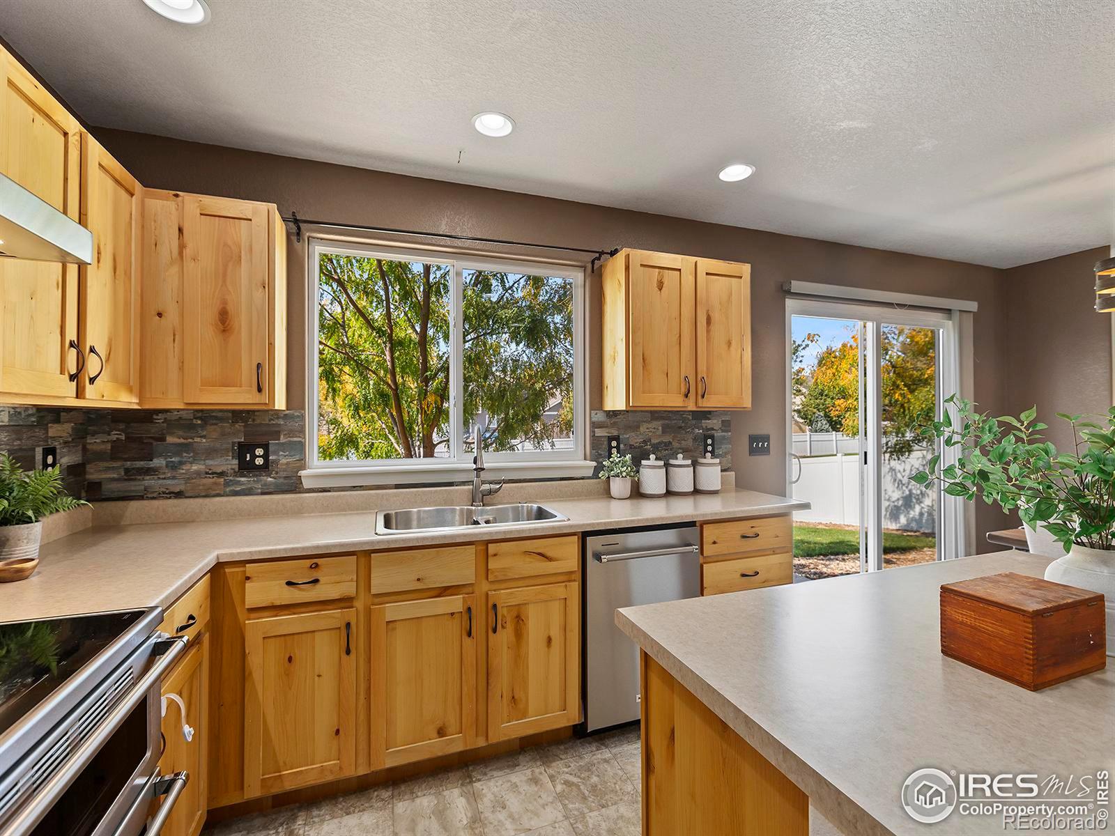 MLS Image #12 for 322  shadowbrook drive,windsor, Colorado