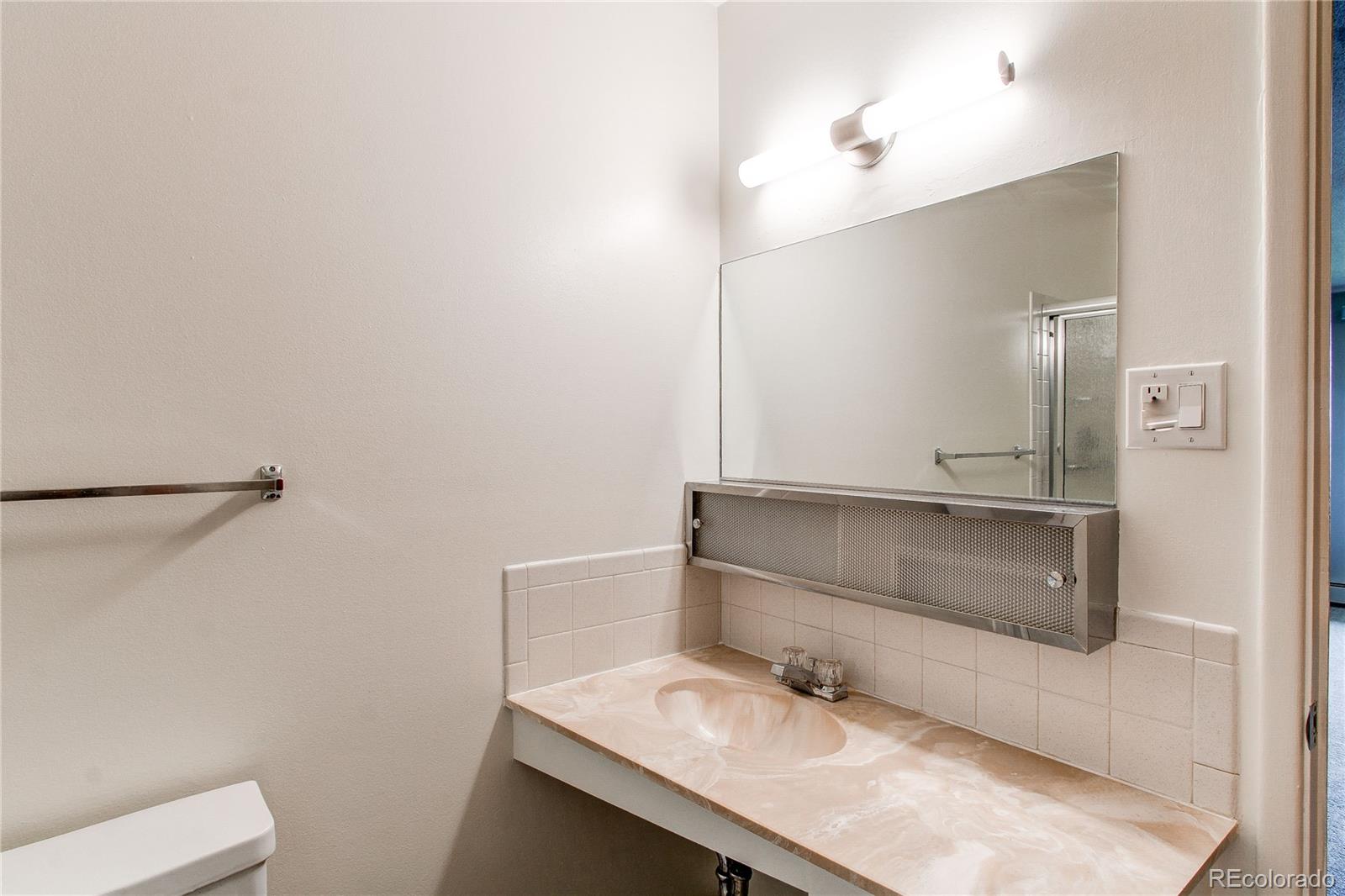 MLS Image #17 for 725 s alton  5d,denver, Colorado