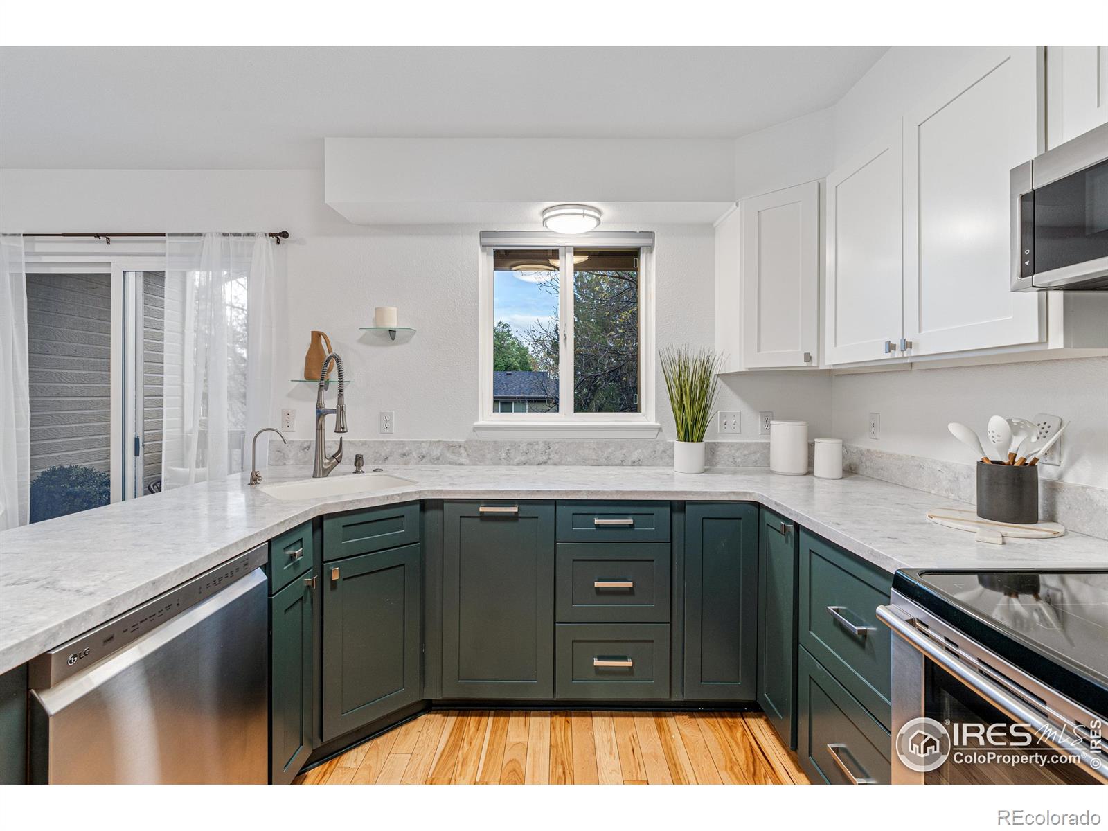 MLS Image #11 for 156  pheasant run,louisville, Colorado