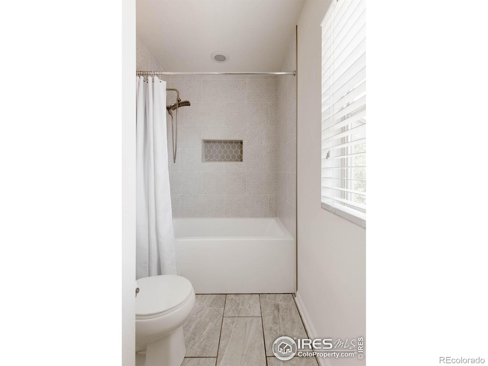 MLS Image #17 for 4920 n akron street,denver, Colorado