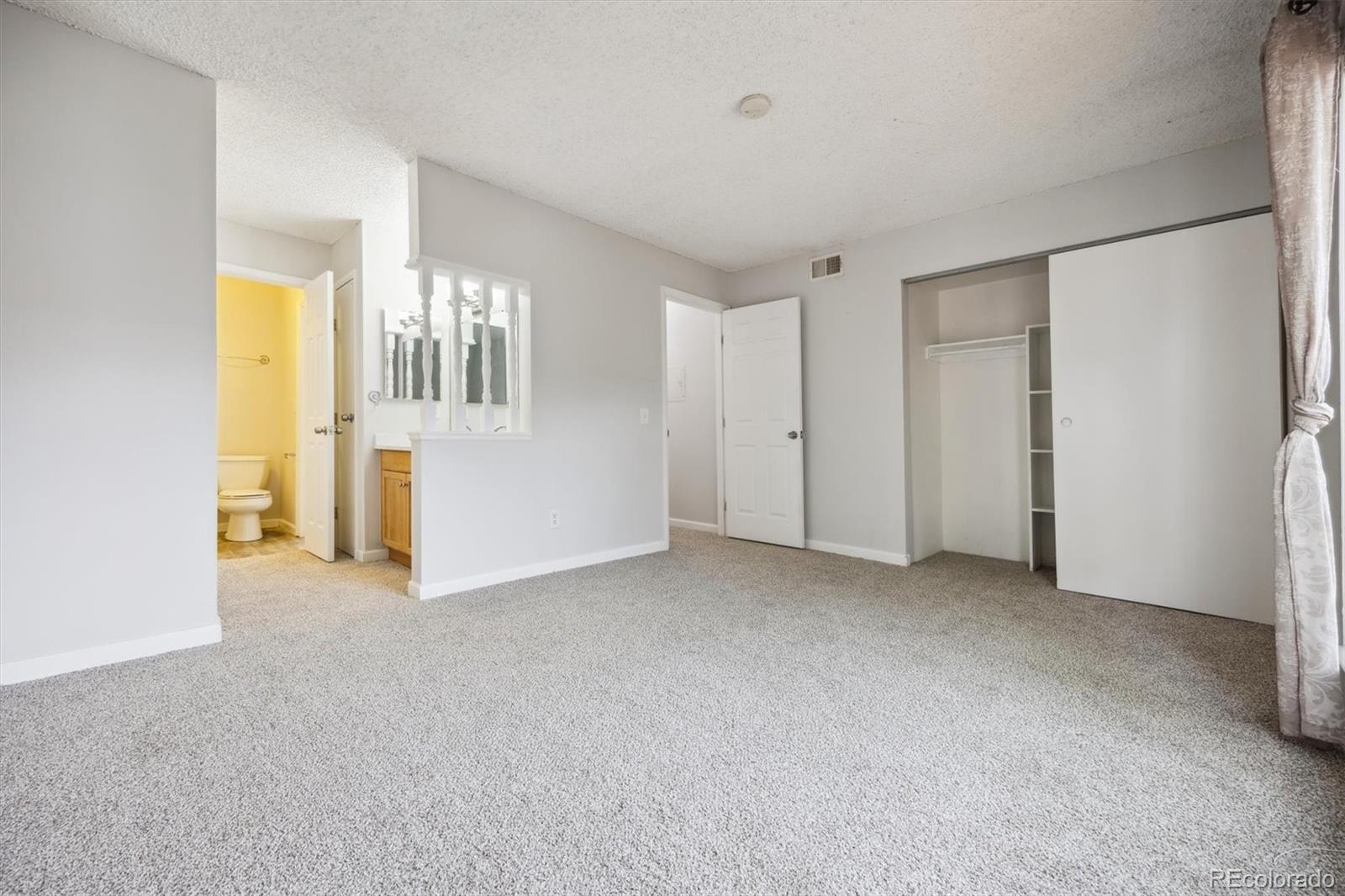 MLS Image #11 for 3550 s harlan street,denver, Colorado