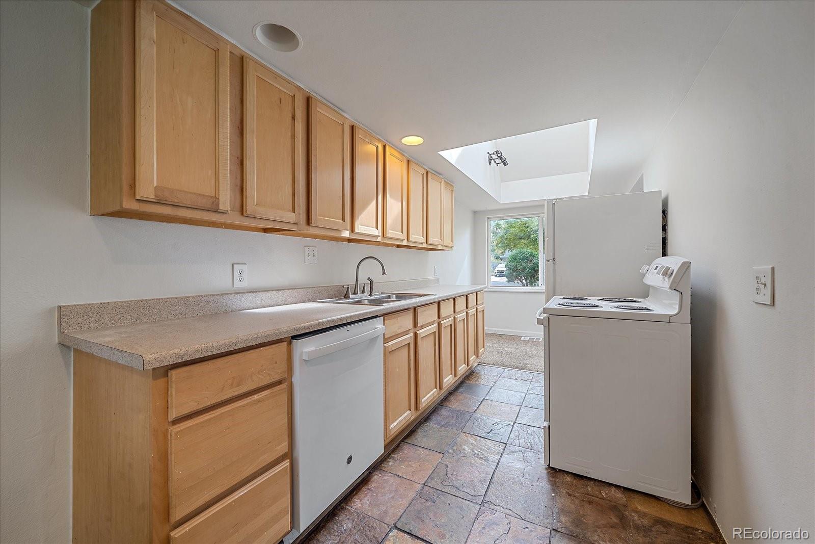 MLS Image #12 for 5055 e dartmouth avenue,denver, Colorado