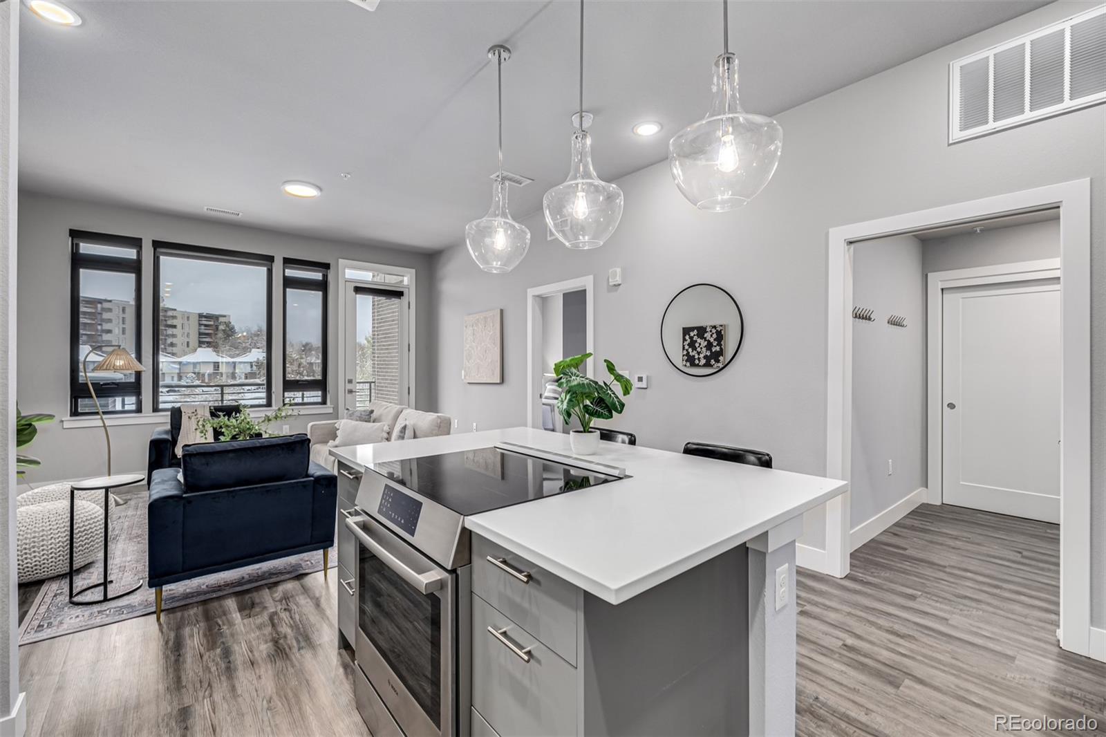 MLS Image #5 for 6618 e lowry boulevard,denver, Colorado