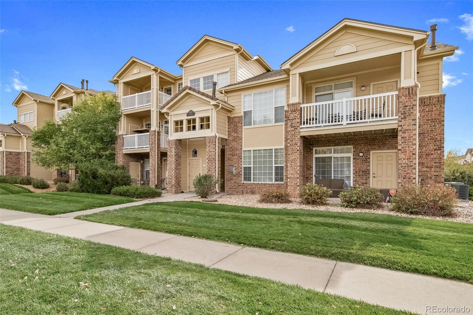 MLS Image #3 for 5755 n genoa way,aurora, Colorado