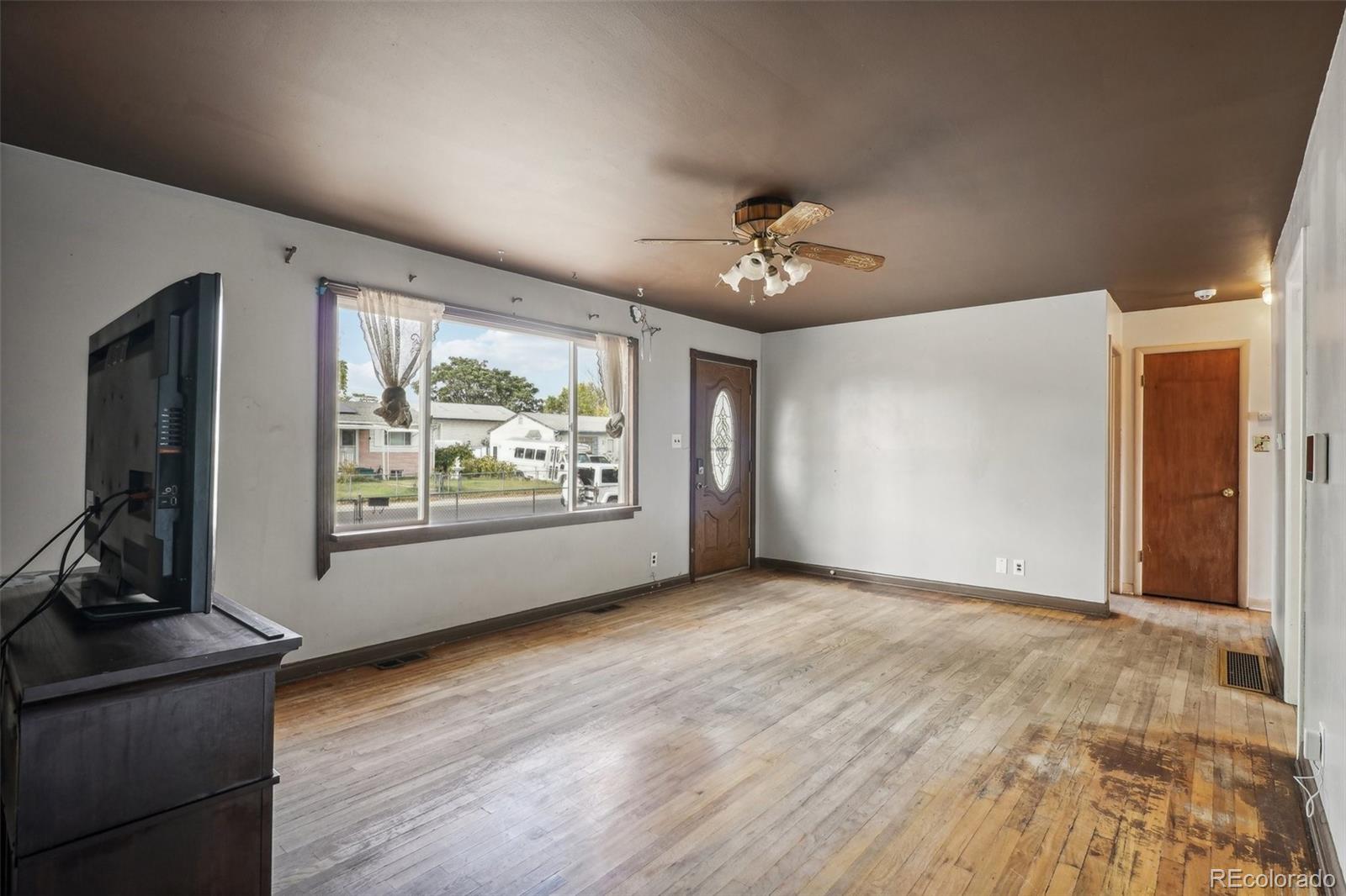 MLS Image #5 for 7856  ladore street,commerce city, Colorado